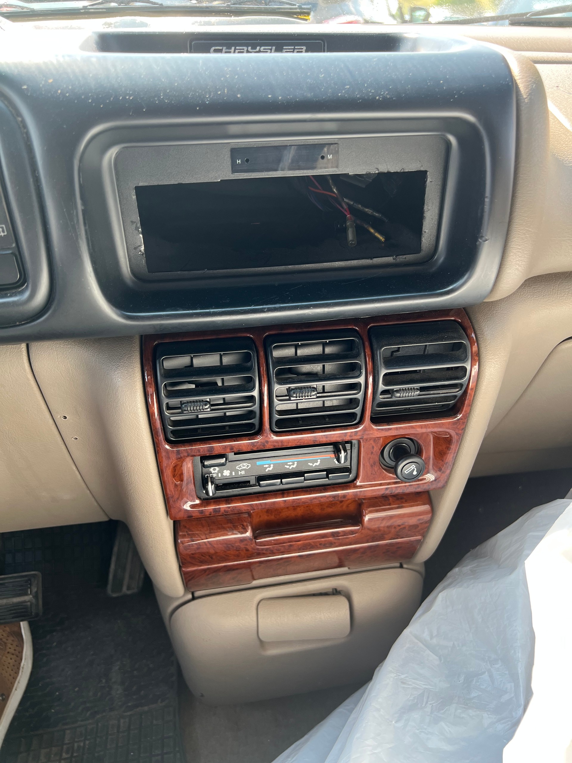 CHRYSLER Voyager LE 3.3 AWD-image-10
