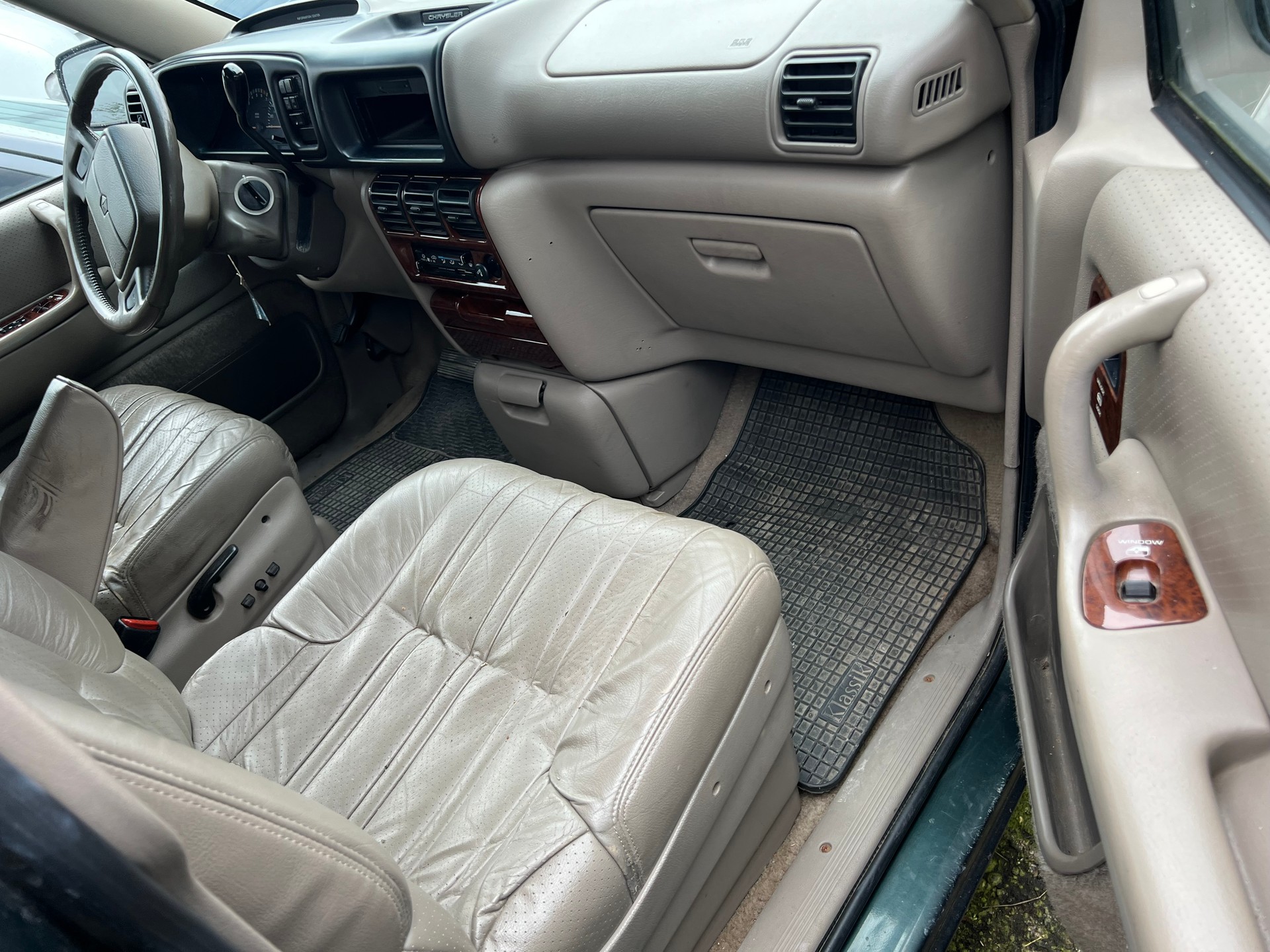 CHRYSLER Voyager LE 3.3 AWD-image-11