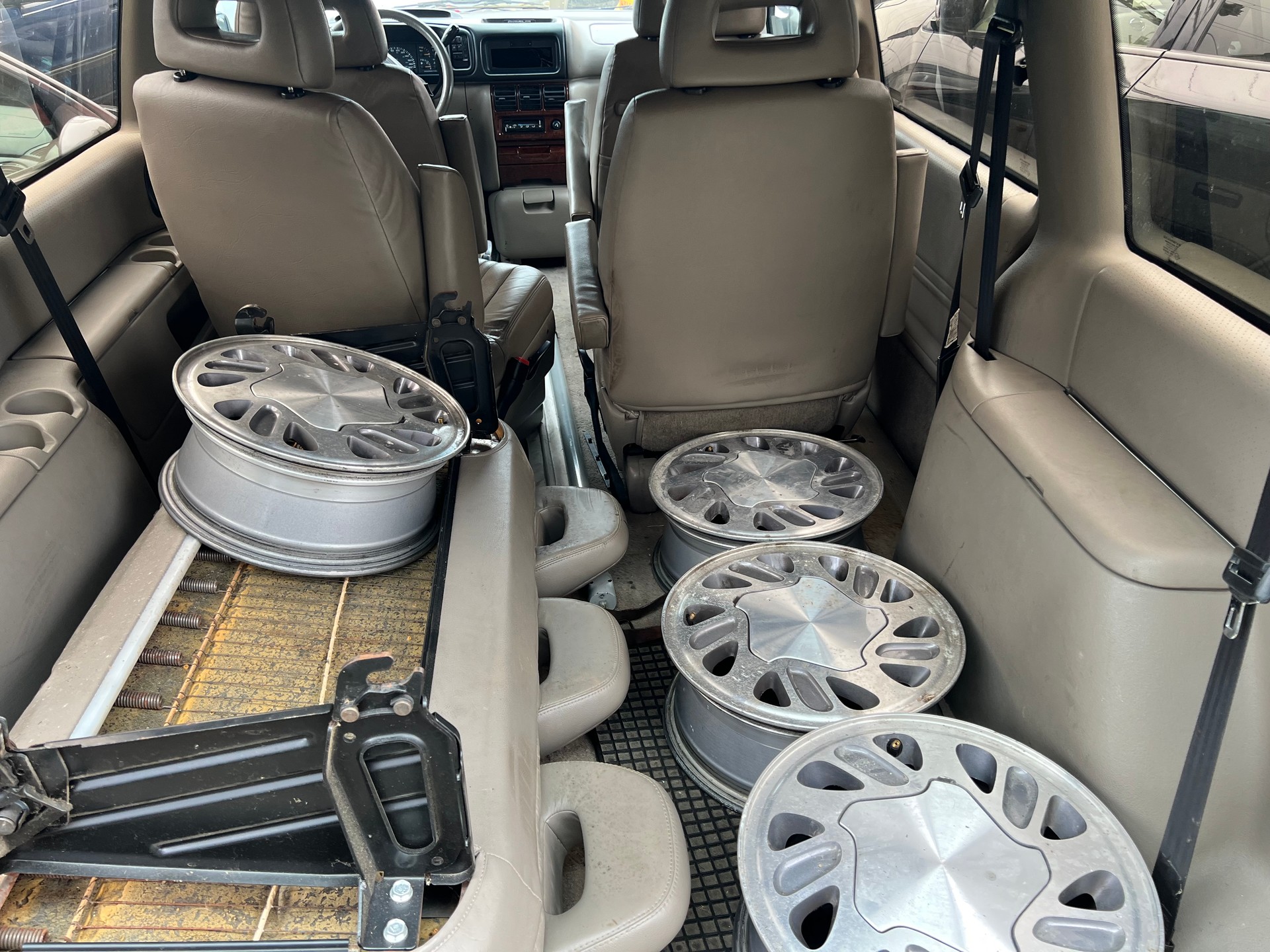 CHRYSLER Voyager LE 3.3 AWD-image-12
