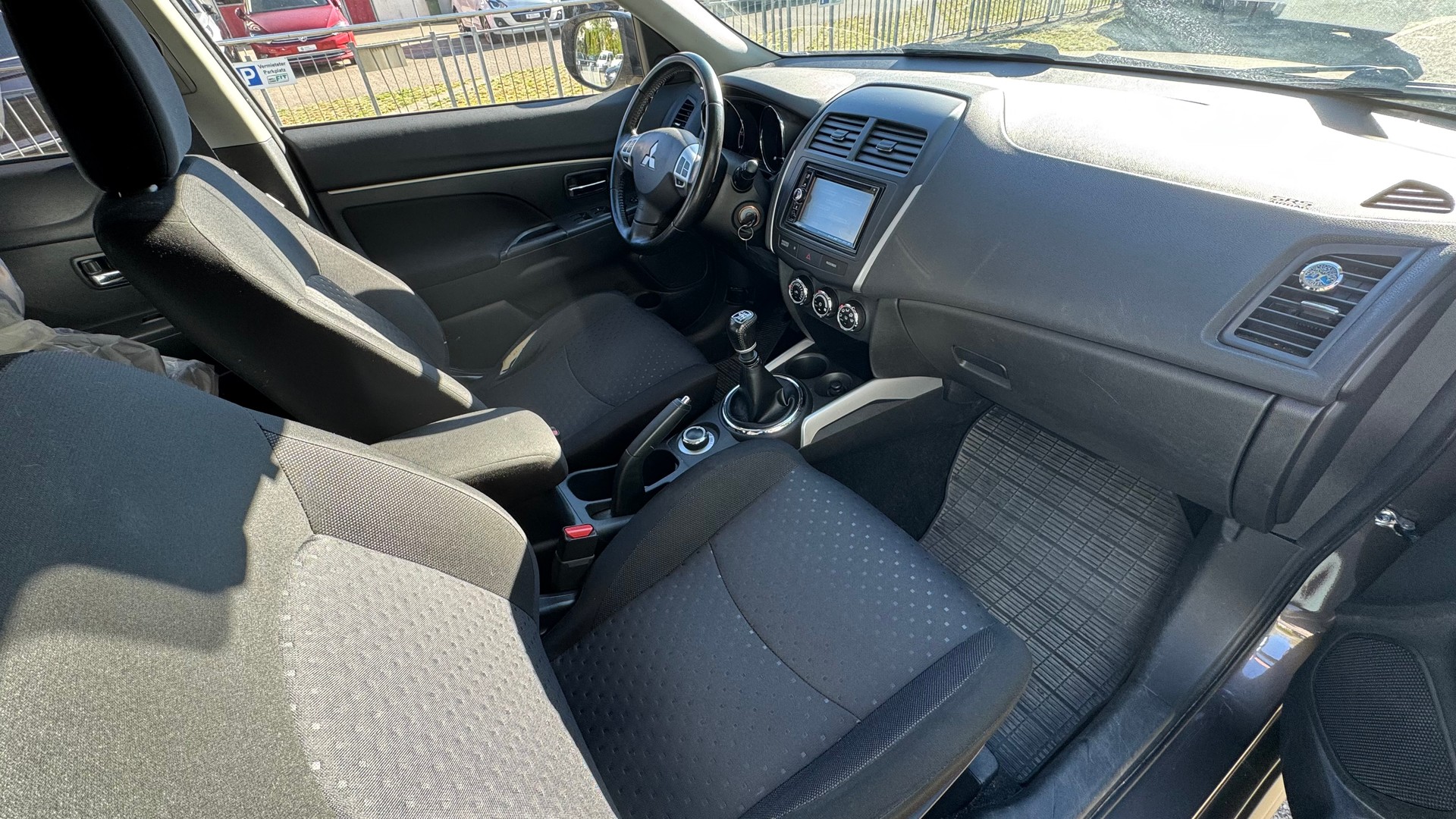 MITSUBISHI ASX 1.8 DID Navigator 4WD-image-6