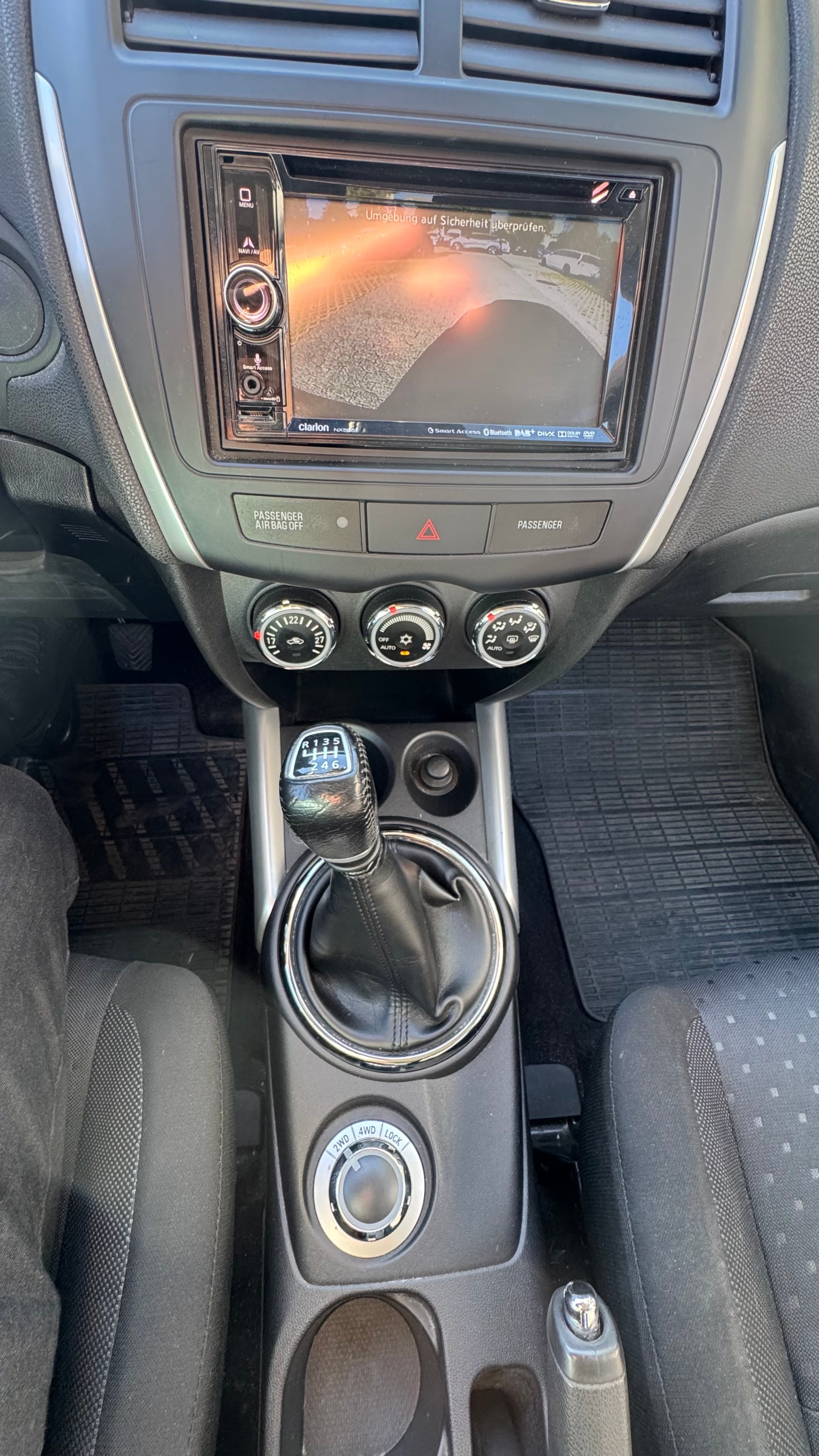 MITSUBISHI ASX 1.8 DID Navigator 4WD-image-8