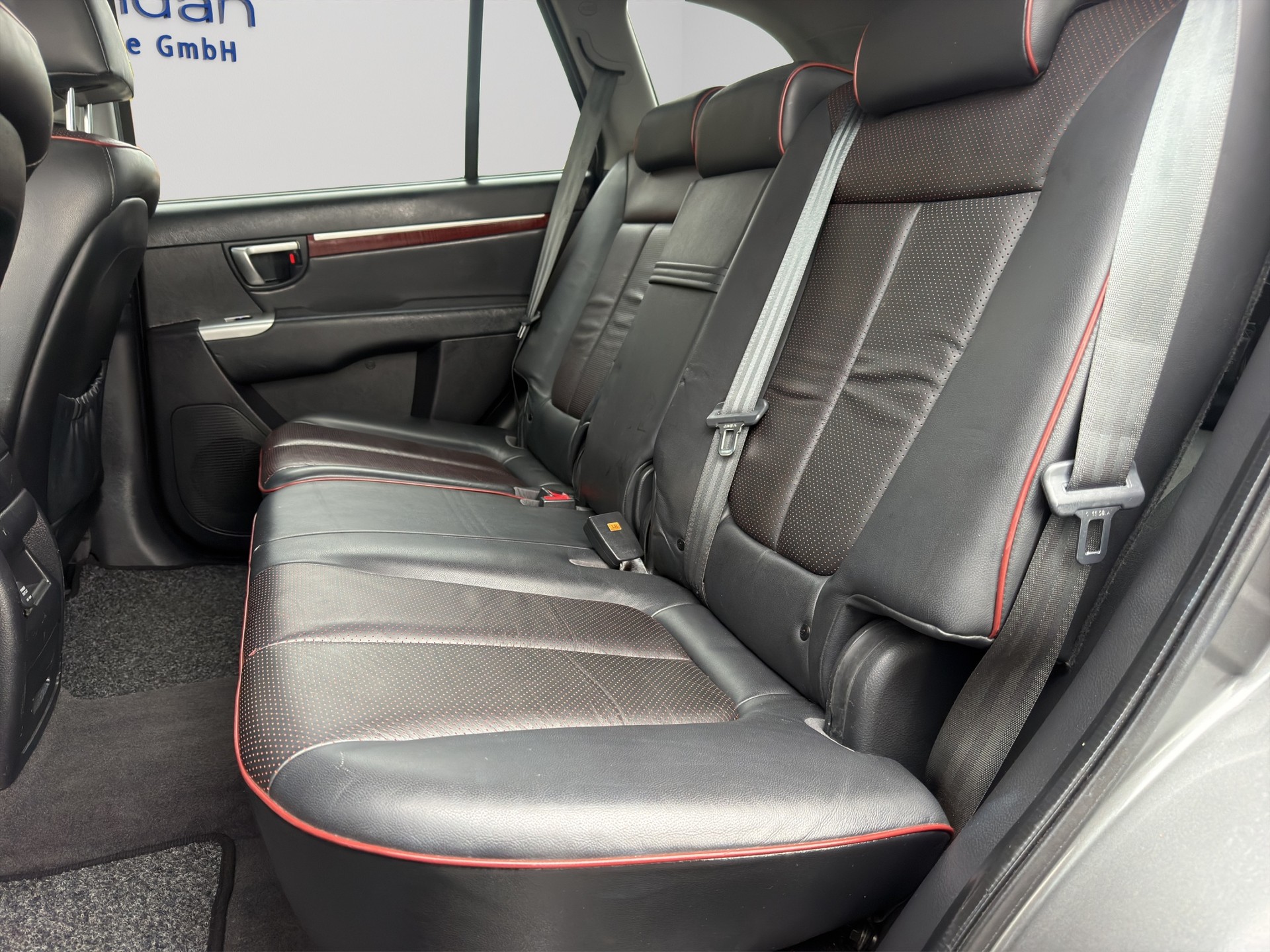 HYUNDAI Santa Fe 2.7 V6 Premium 4WD-image-12
