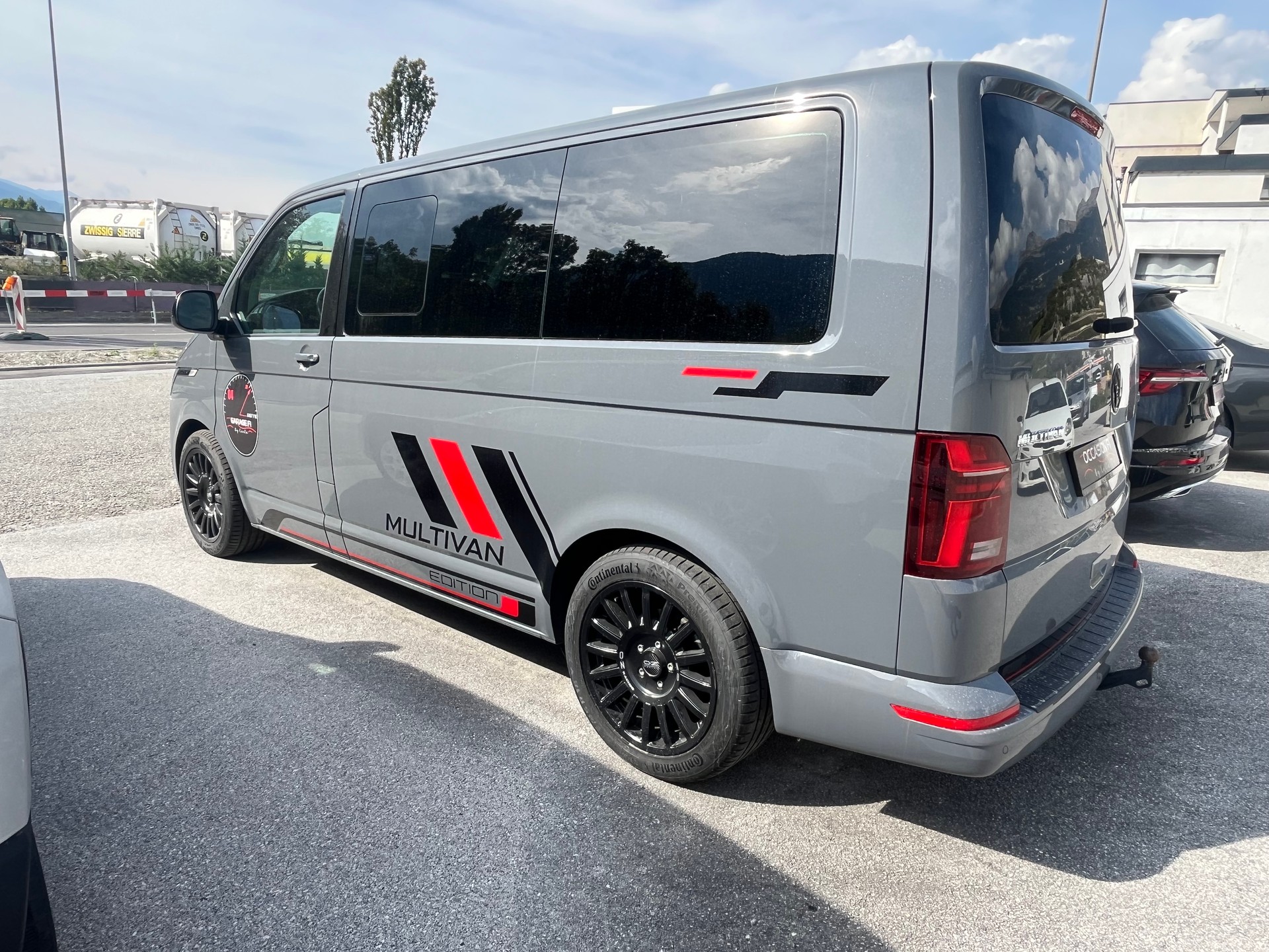 VW T6.1 Multivan 2.0 TDI Liberty Edition 4Motion DSG-image-17