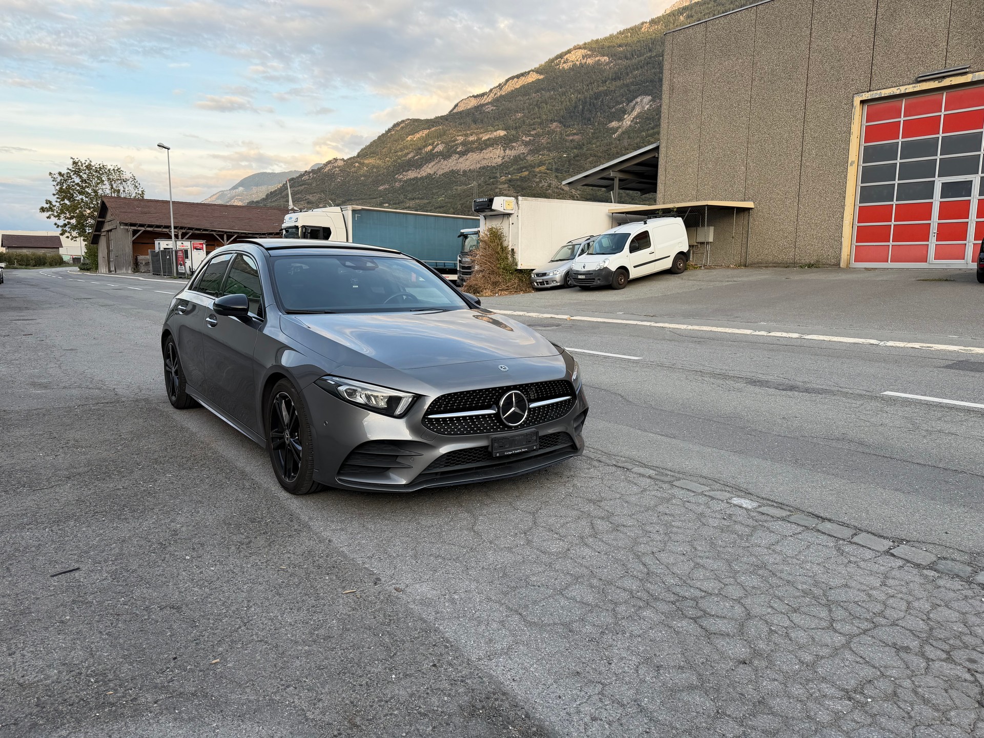MERCEDES-BENZ A 220 Progressive 7G-DCT 4Matic-image-10