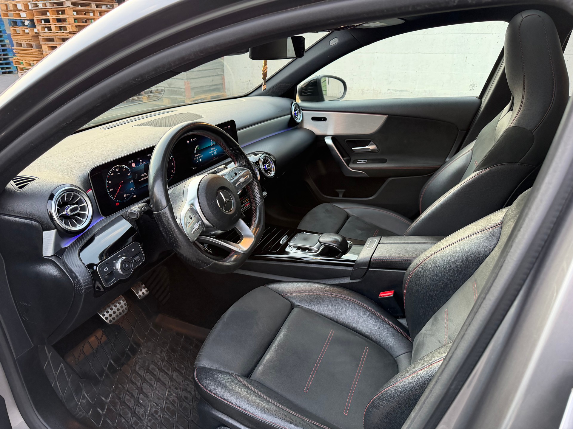 MERCEDES-BENZ A 220 Progressive 7G-DCT 4Matic-image-9