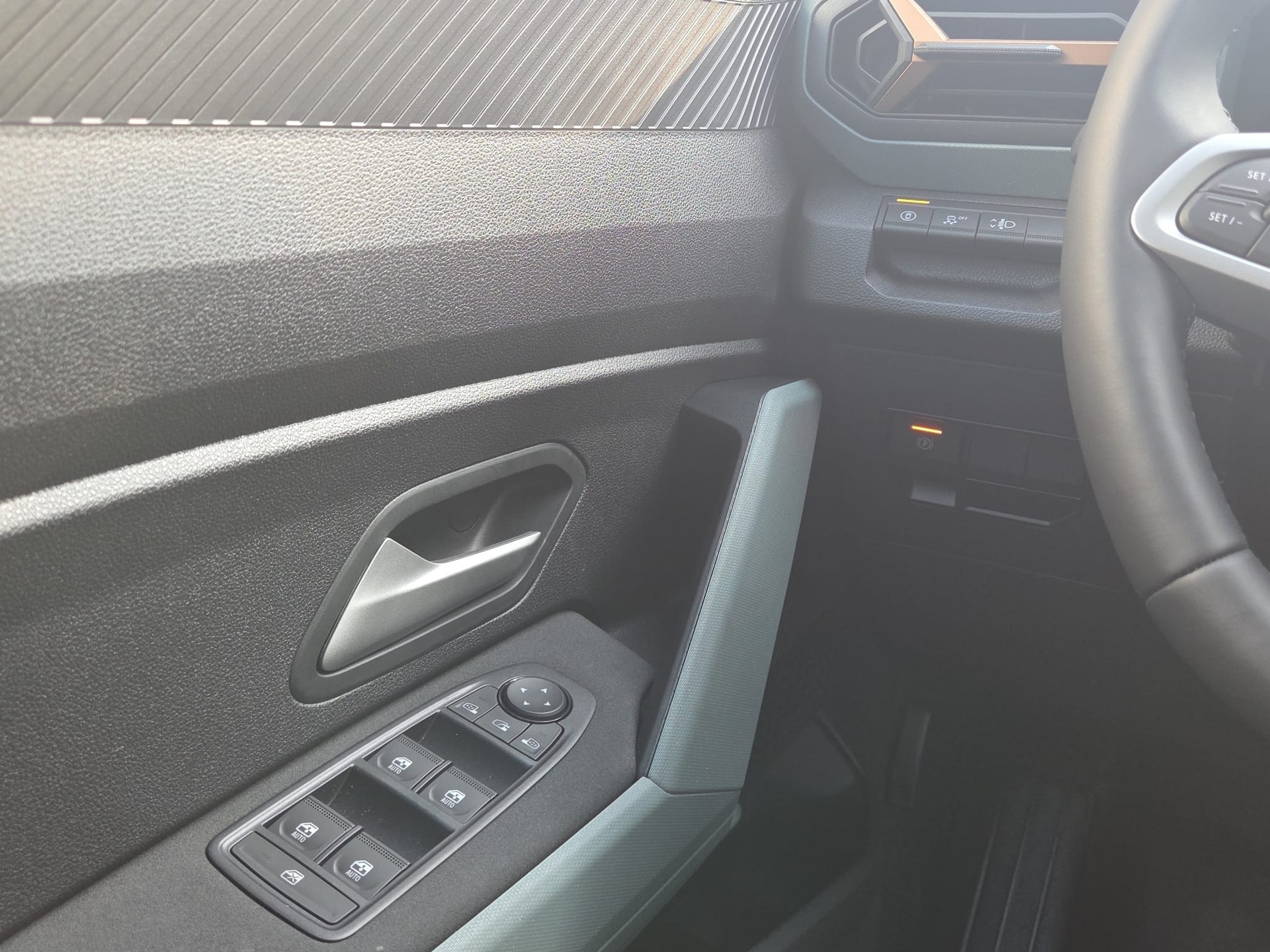 DACIA Duster TCe Hybrid 150 48V Extreme 4x4-image-13