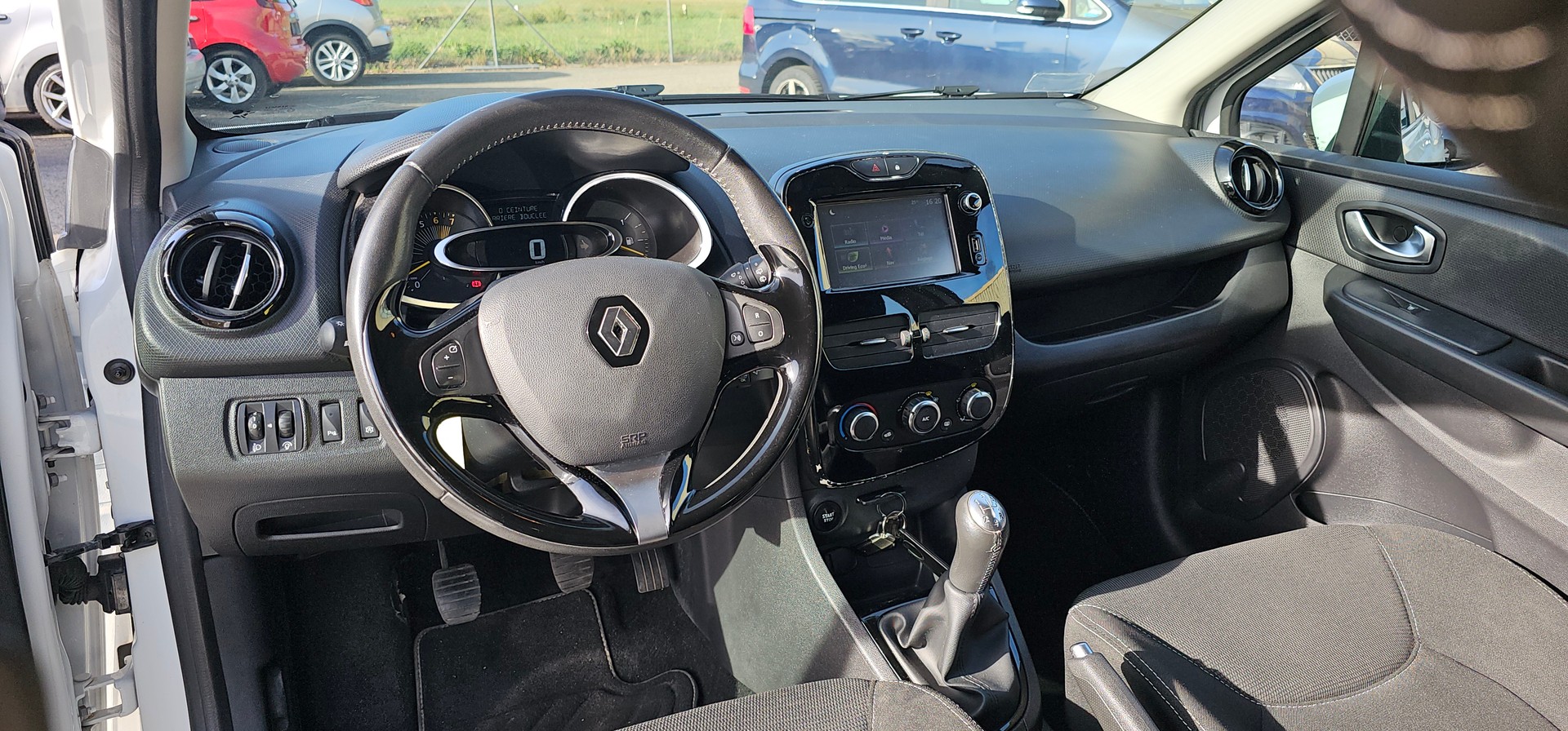 RENAULT Clio Grandtour 0.9 12V Swiss Edition-image-5