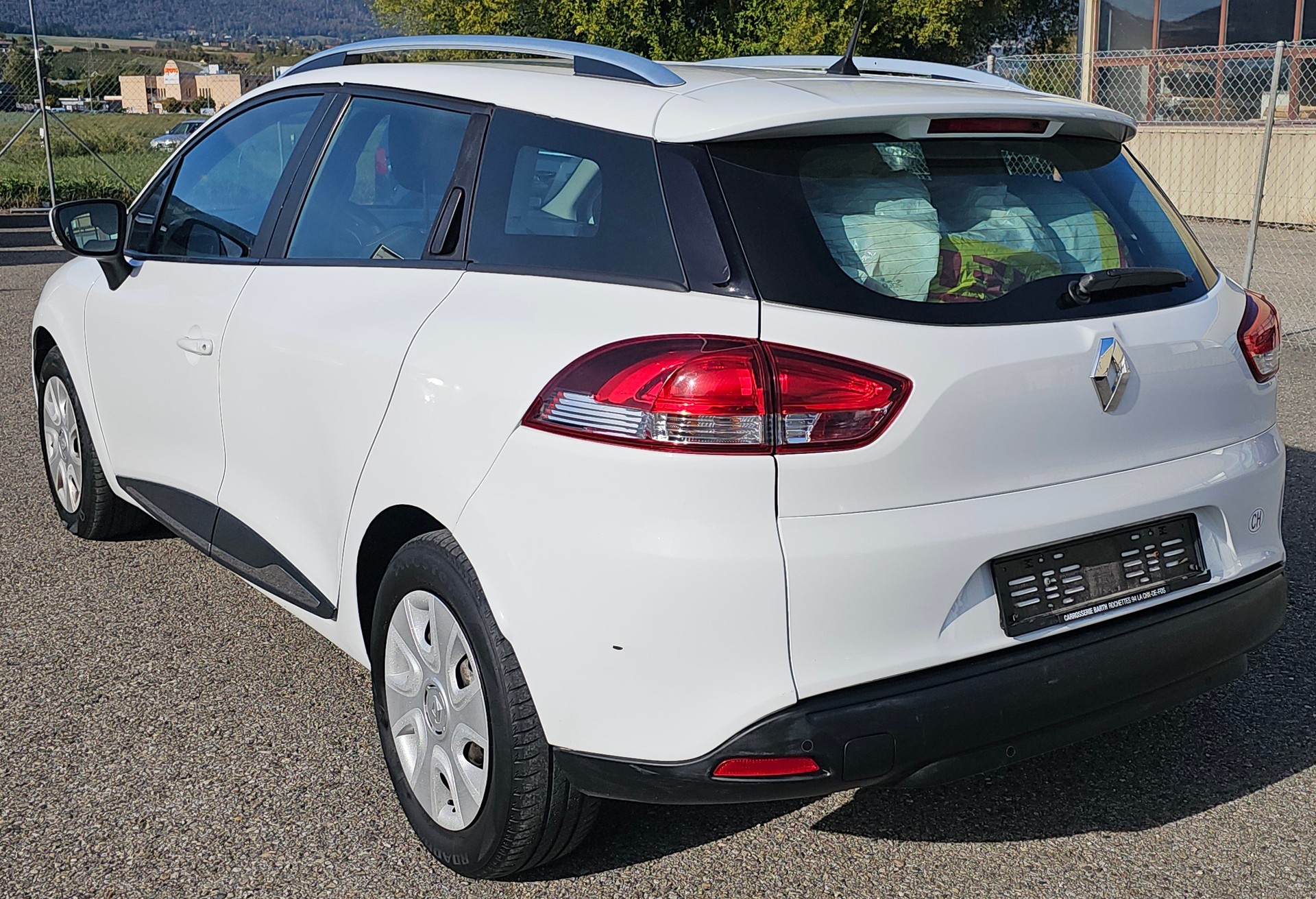 RENAULT Clio Grandtour 0.9 12V Swiss Edition-image-2