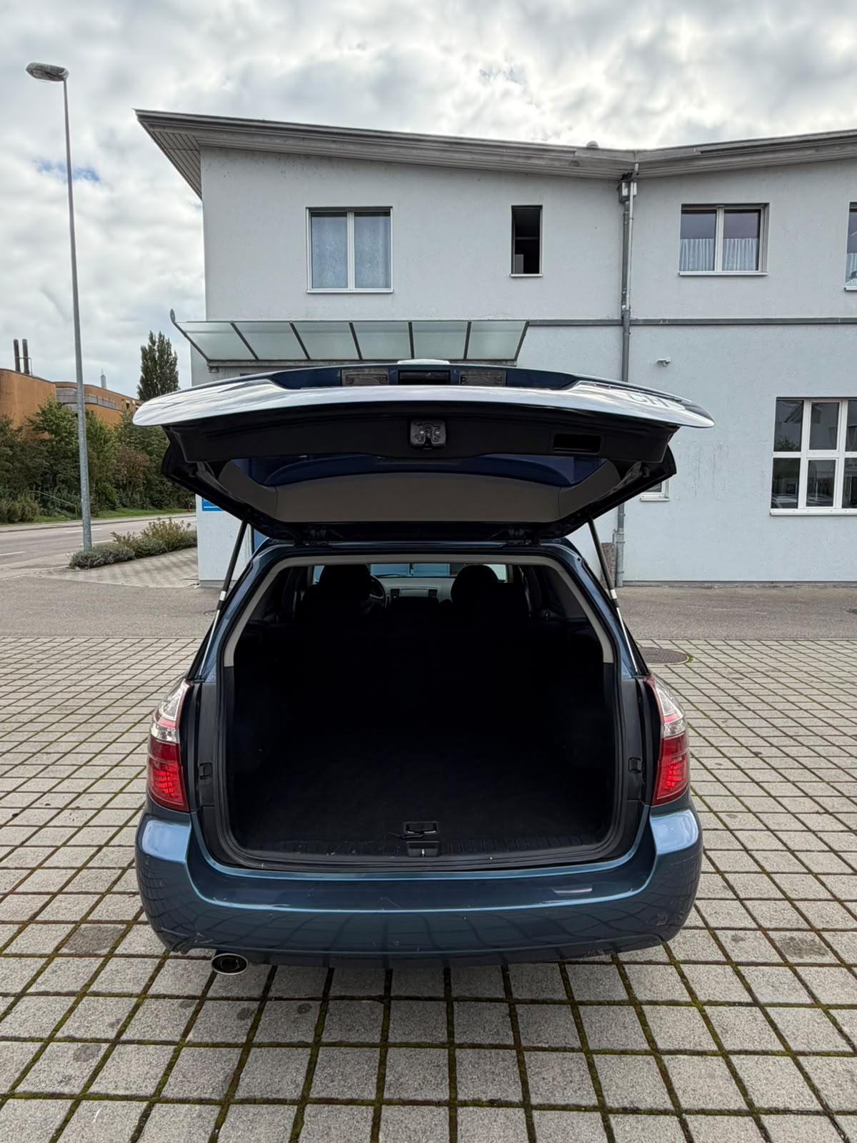 SUBARU Legacy 2.0i AWD-image-9