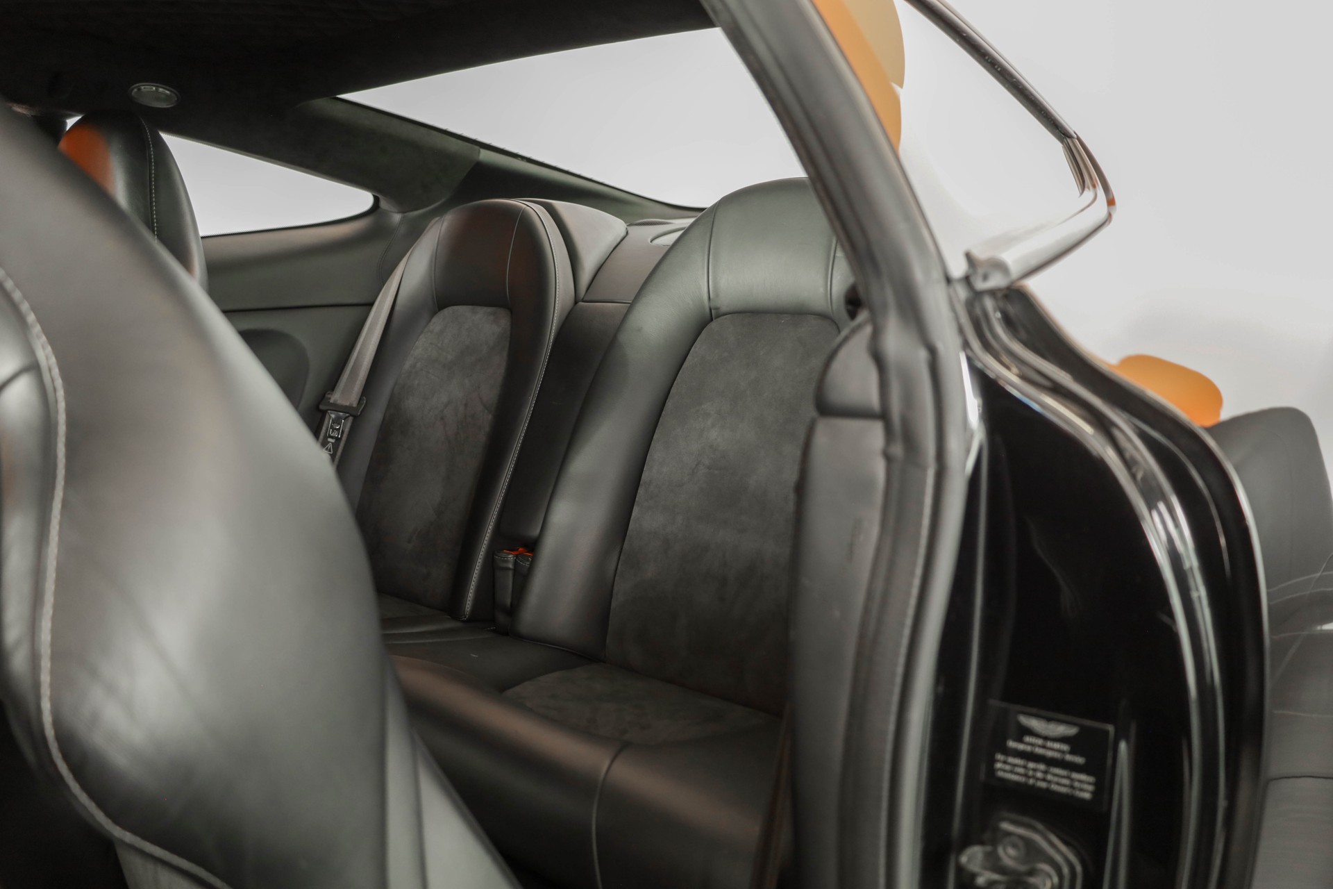 ASTON MARTIN Vanquish V12 S 5.9-48 • 4 places 2+2 • Ciel Alcantara • Full Aston Martin history-image-11