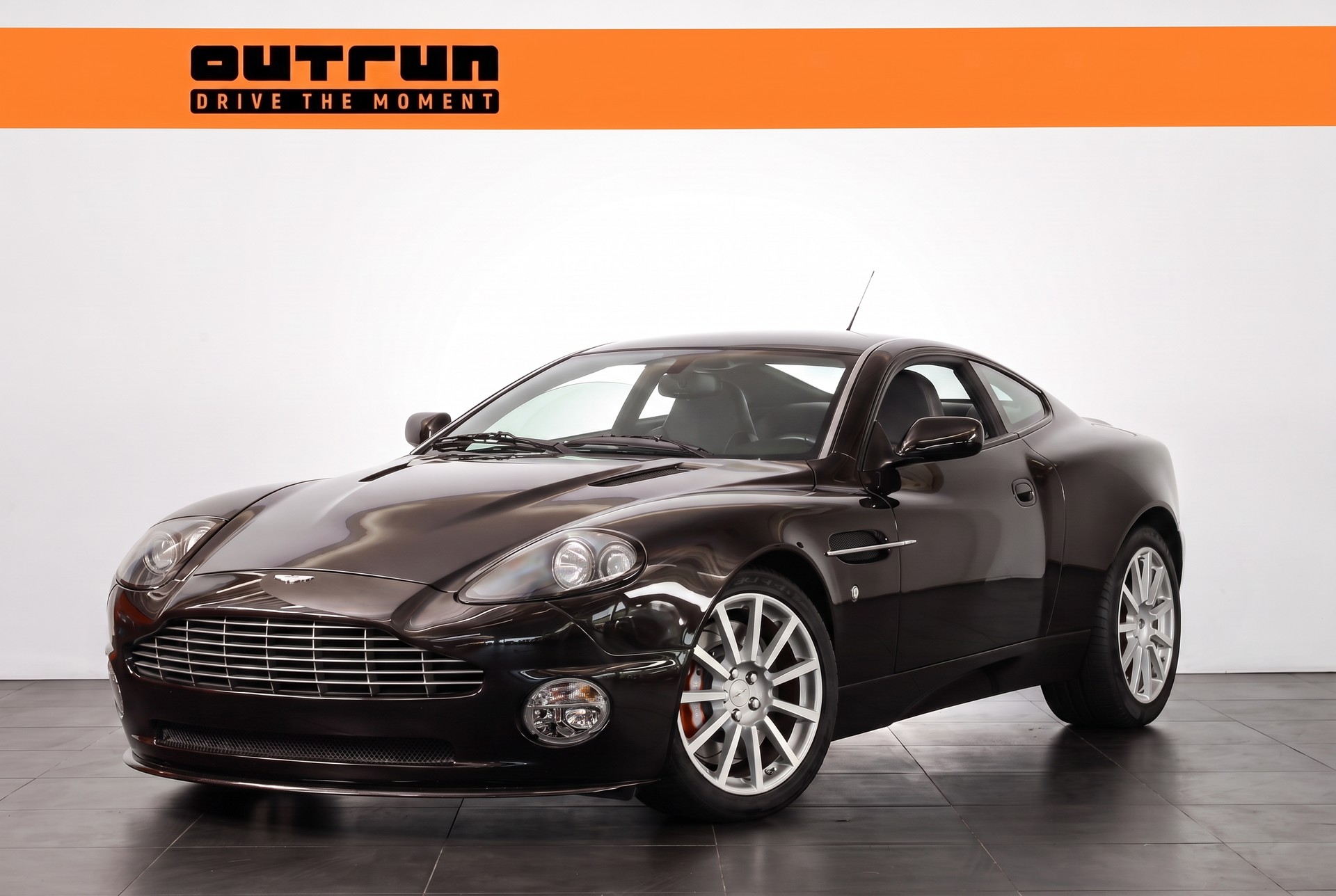 ASTON MARTIN Vanquish V12 S 5.9-48 • 4 places 2+2 • Ciel Alcantara • Full Aston Martin history-image-0