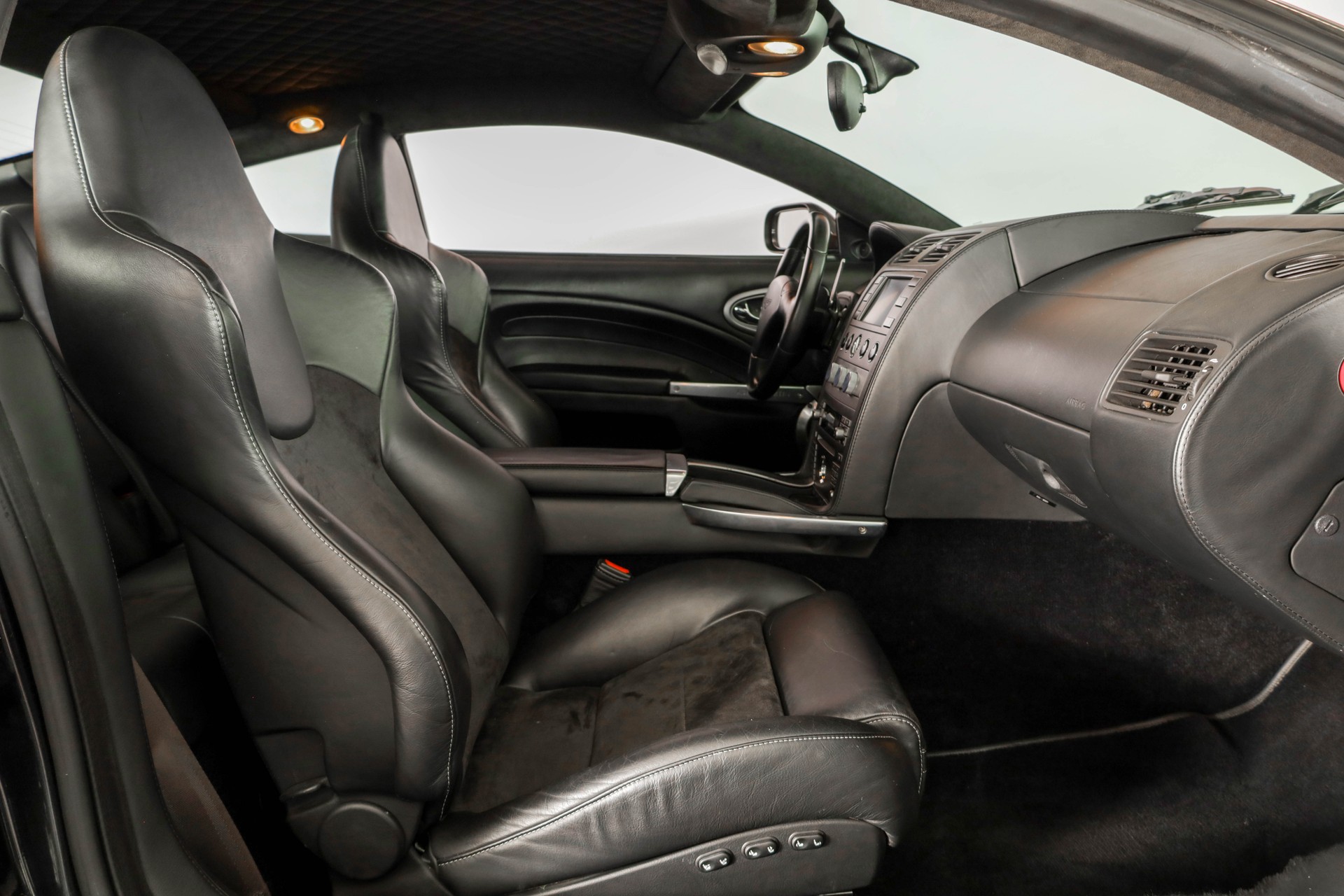 ASTON MARTIN Vanquish V12 S 5.9-48 • 4 places 2+2 • Ciel Alcantara • Full Aston Martin history-image-9