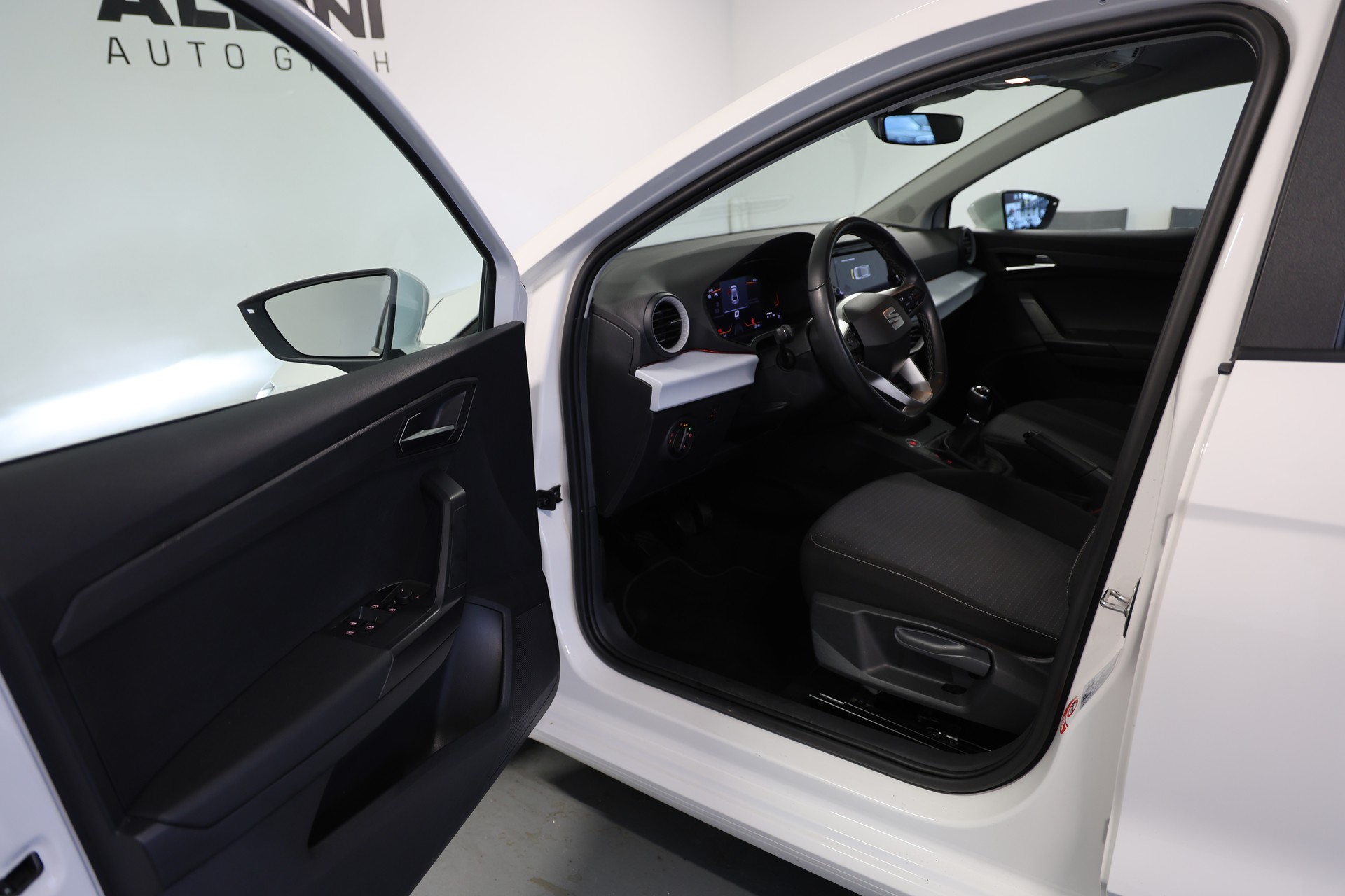 SEAT Ibiza 1.0 TSI 115 FR-Line-image-4