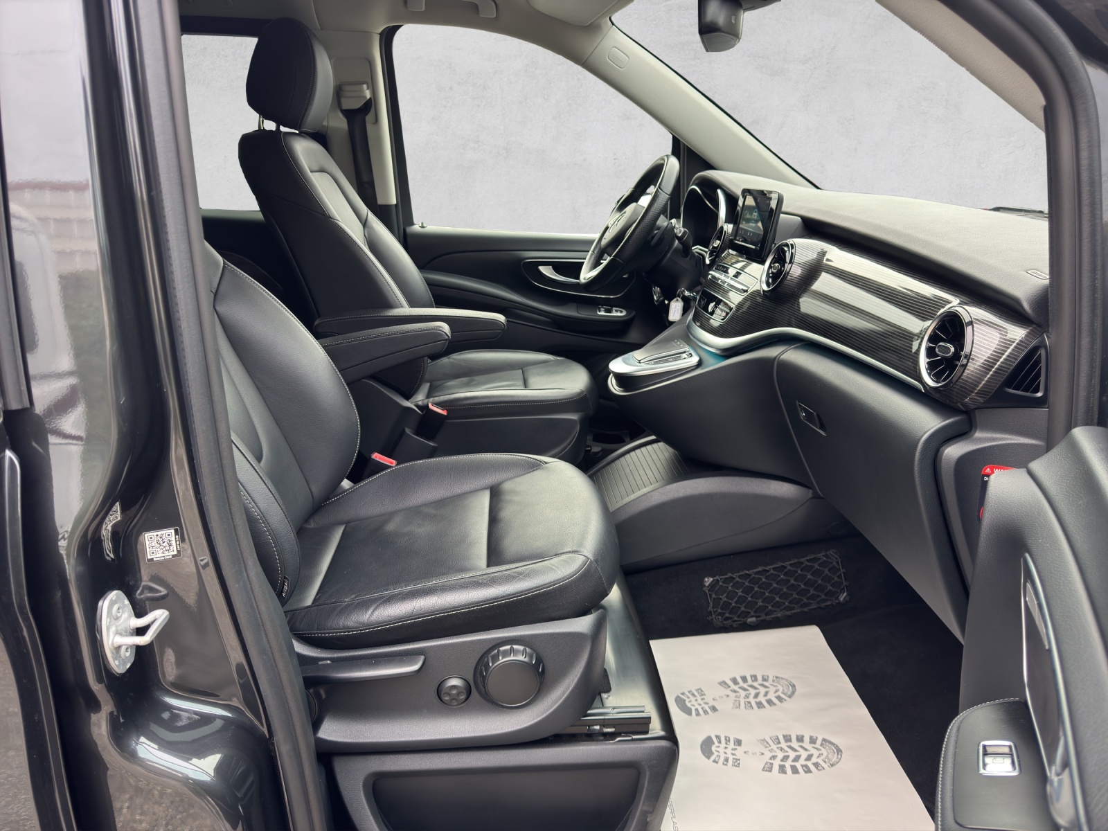 MERCEDES-BENZ V 300 d extralang Swiss Edition 4Matic 9G-Tronic-image-15