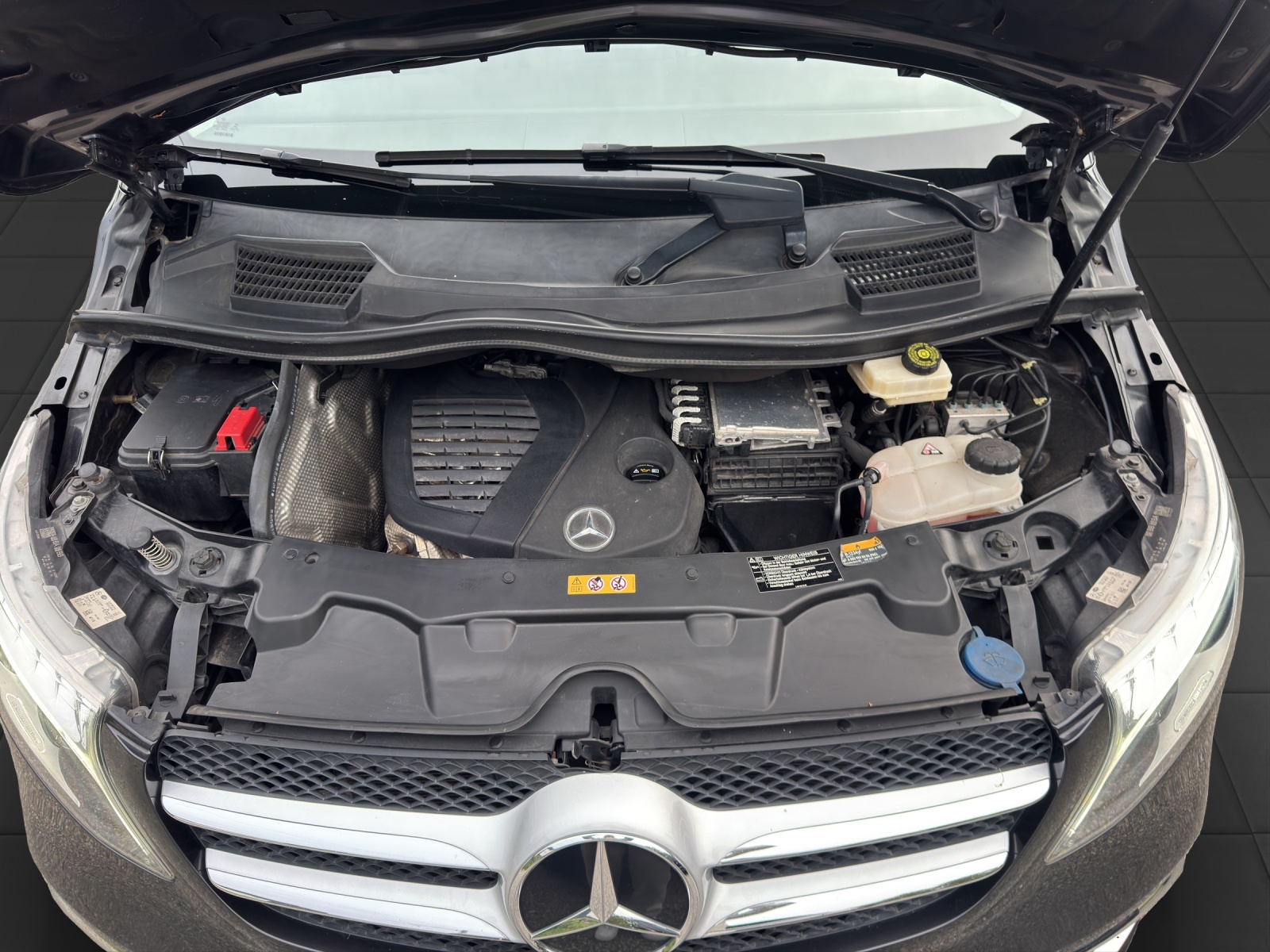MERCEDES-BENZ V 300 d extralang Swiss Edition 4Matic 9G-Tronic-image-18