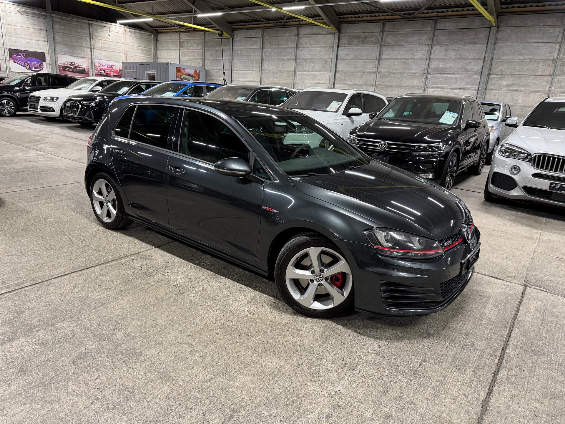 VW Golf 2.0 TSI GTI-image-1