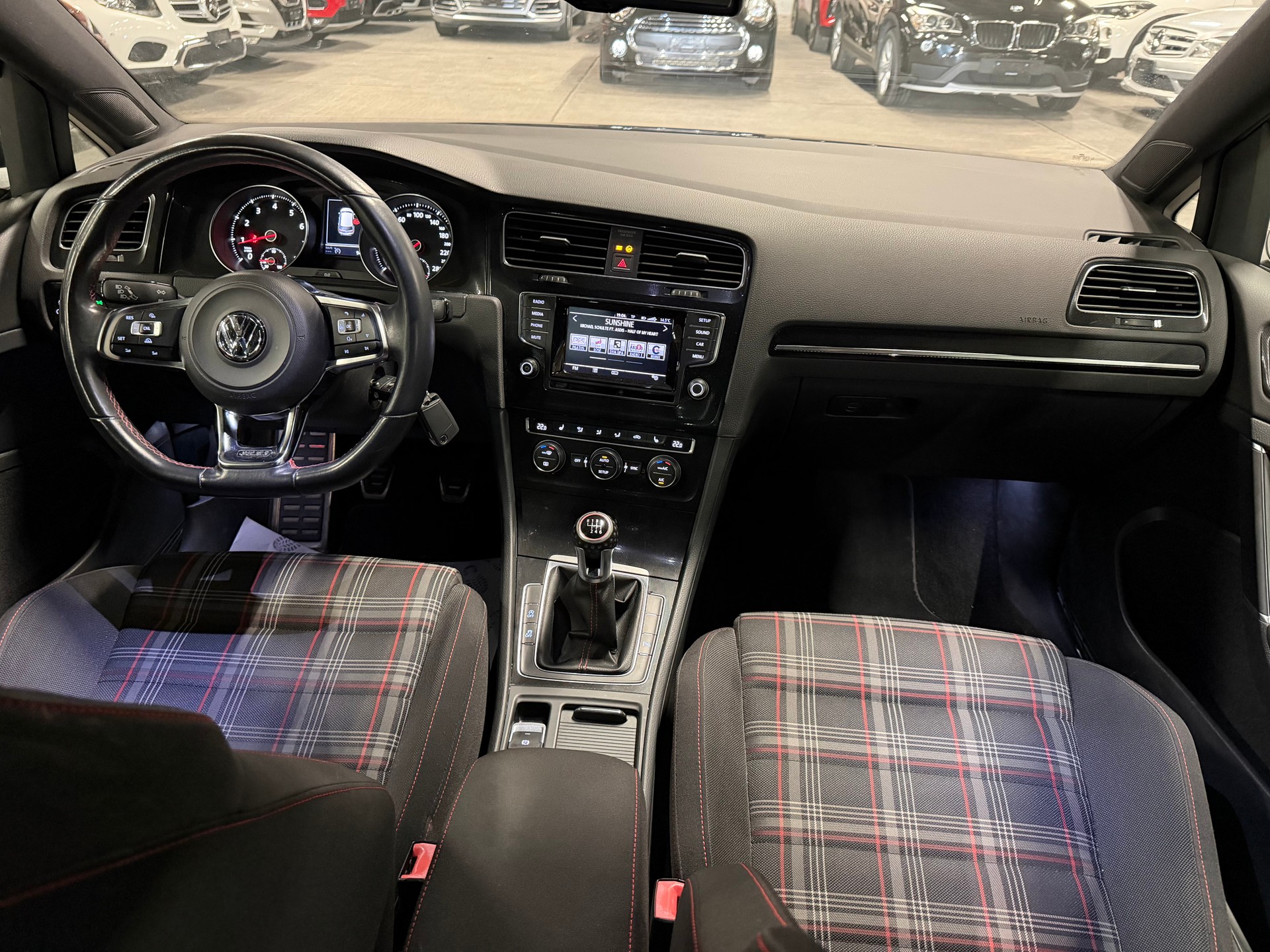 VW Golf 2.0 TSI GTI-image-13