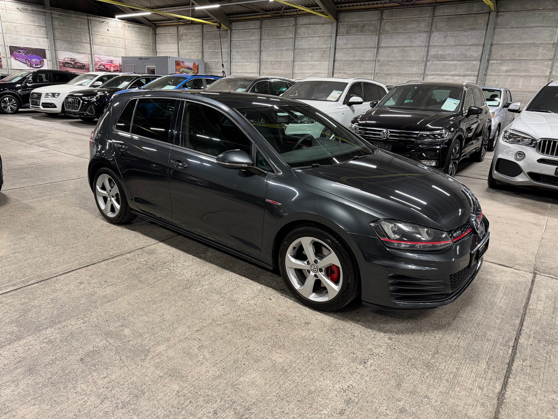 VW Golf 2.0 TSI GTI-image-2