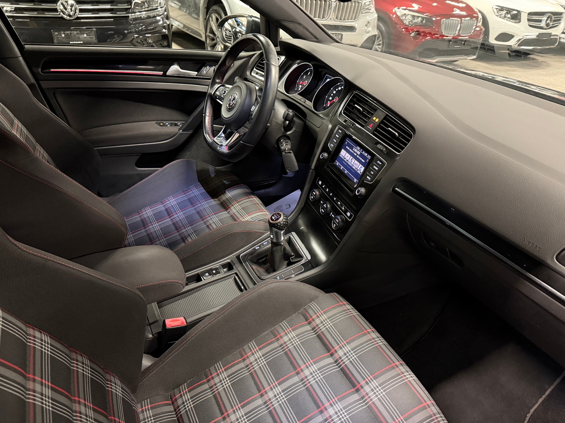 VW Golf 2.0 TSI GTI-image-15