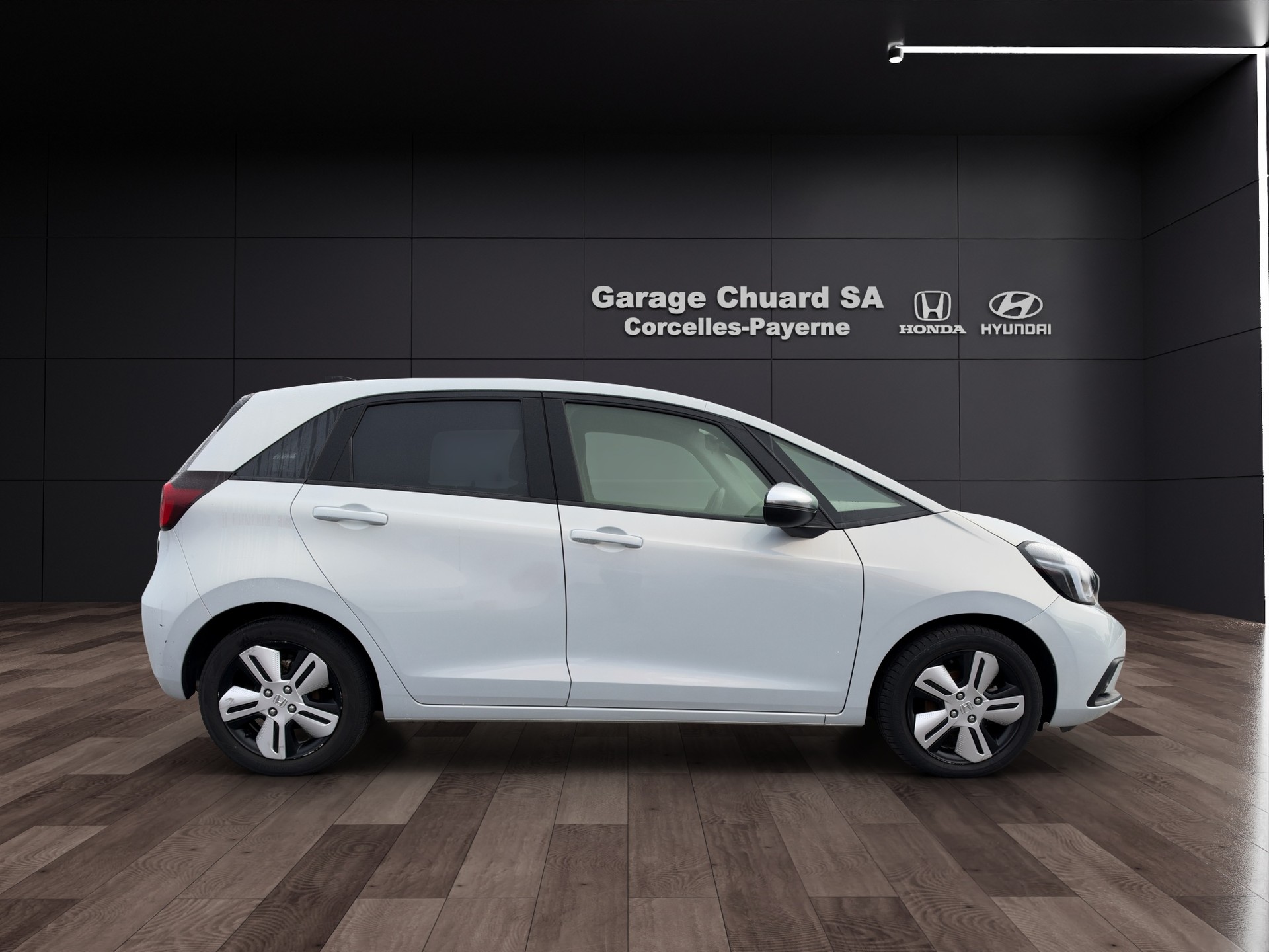 HONDA Jazz 1.5i-MMD Executive E-CVT-image-3