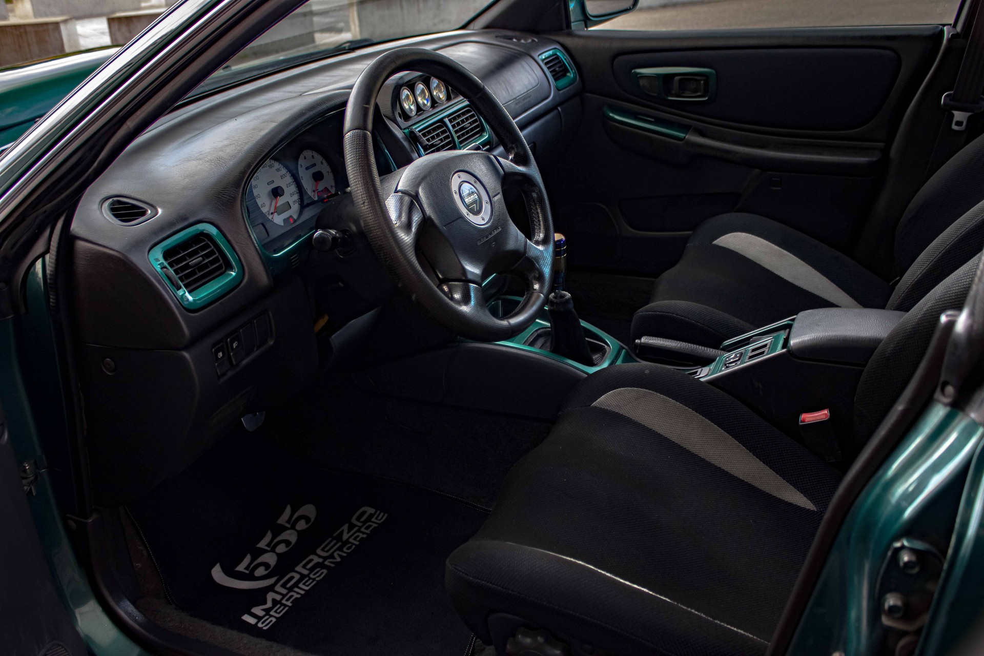 SUBARU Impreza 2.0 Turbo GT 555 edition-image-9