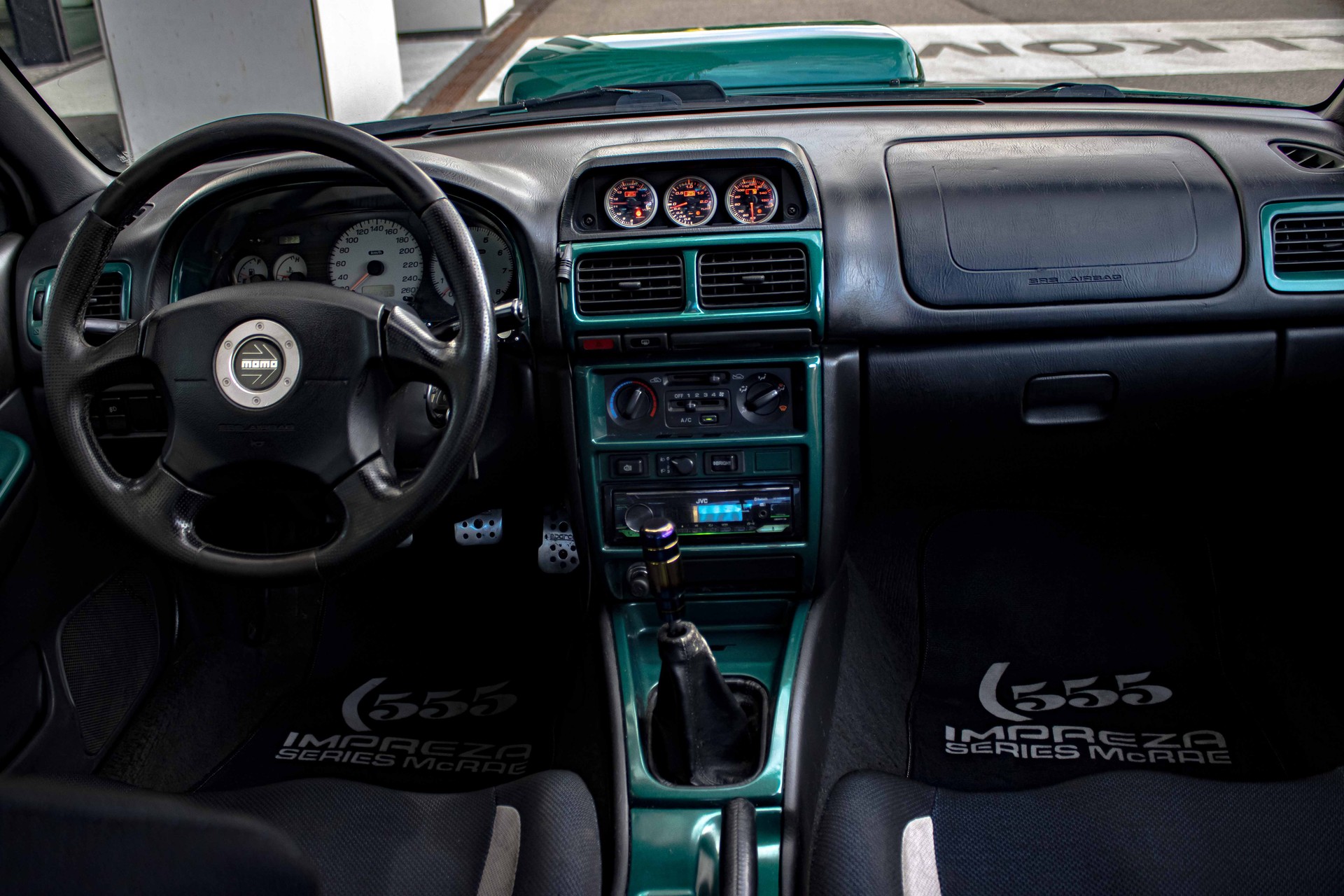 SUBARU Impreza 2.0 Turbo GT 555 edition-image-11