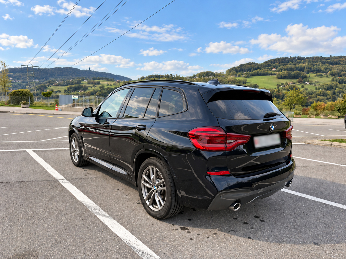 BMW 30i xDrive-image-1