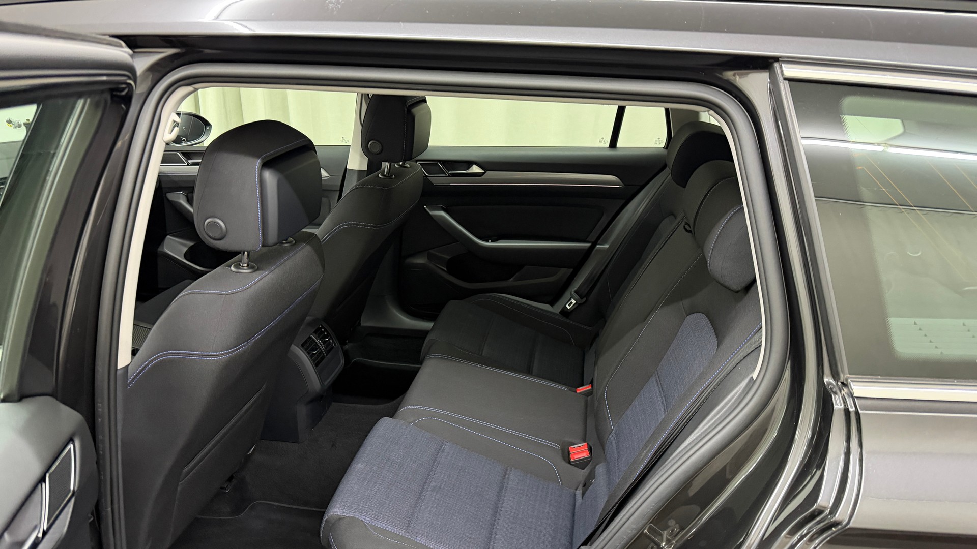 VW Passat Variant 1.4 TSI GTE Hybrid DSG-image-12