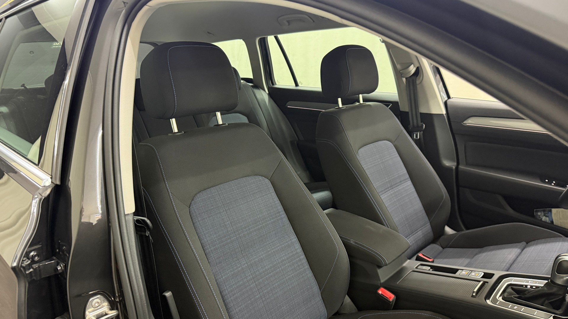 VW Passat Variant 1.4 TSI GTE Hybrid DSG-image-11