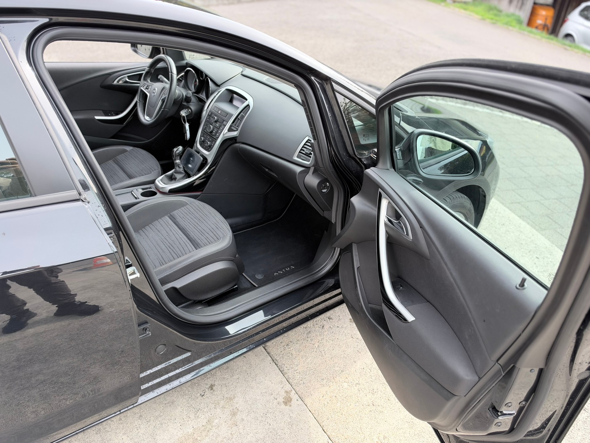 OPEL Astra 1.4i 16V Turbo Active Edition-image-9