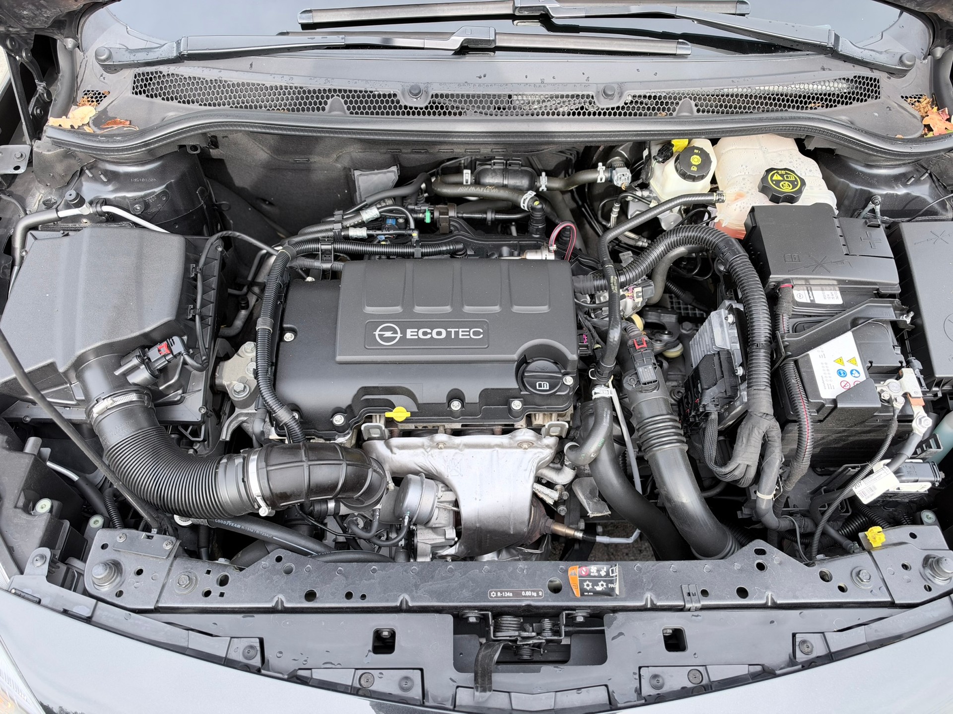 OPEL Astra 1.4i 16V Turbo Active Edition-image-19
