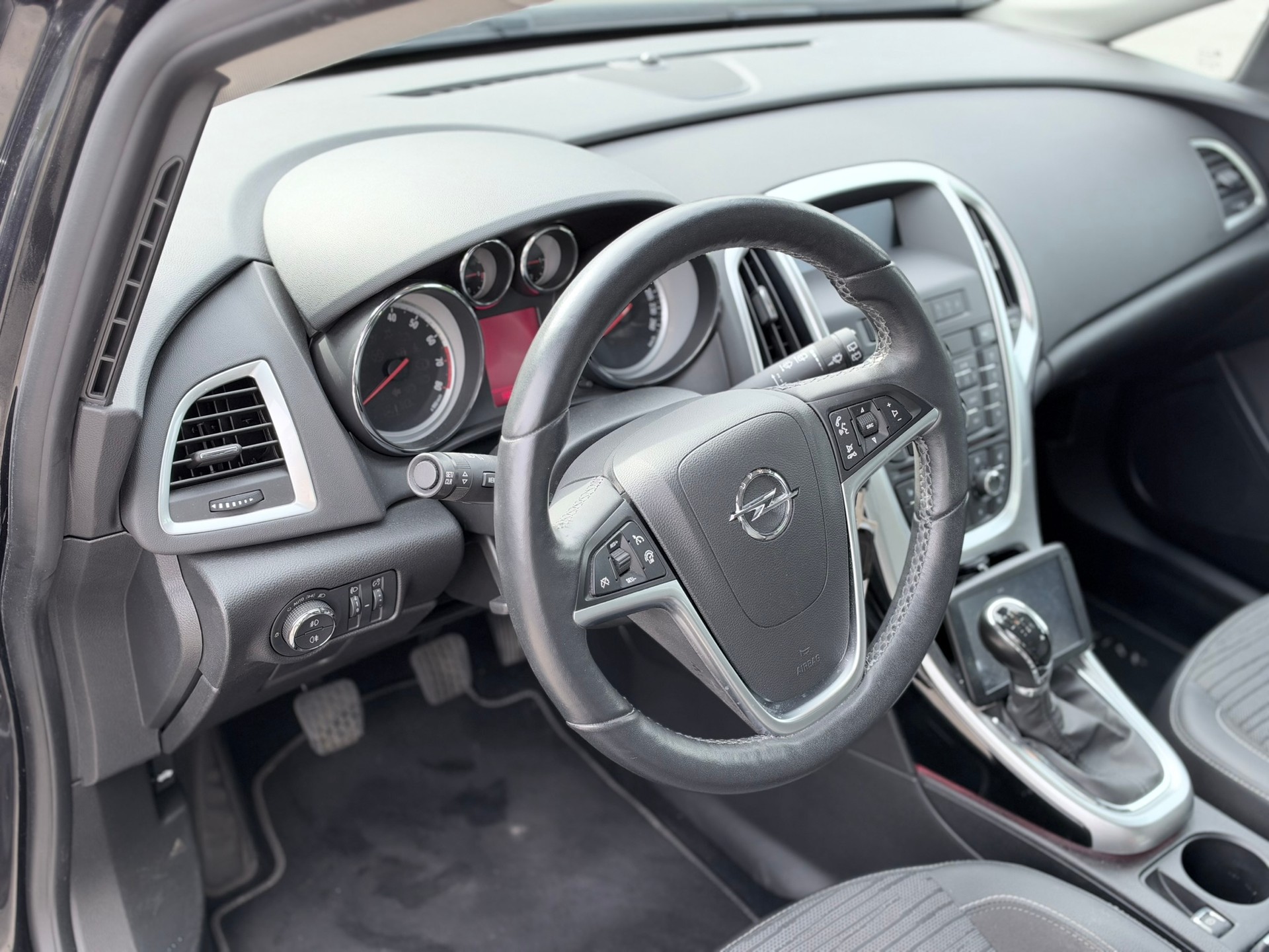 OPEL Astra 1.4i 16V Turbo Active Edition-image-15