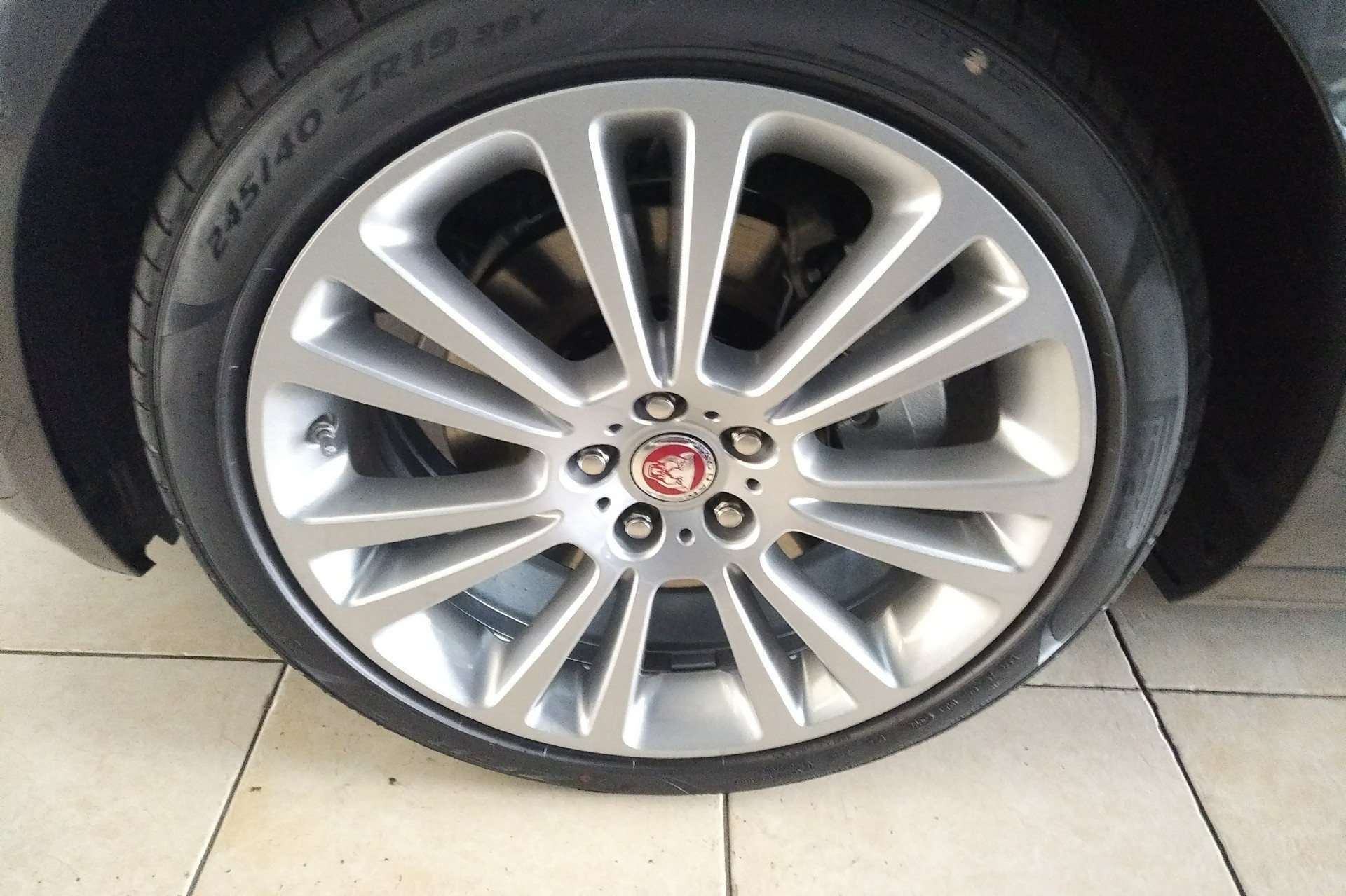 JAGUAR XF Sportbrake 25d Portfolio AWD Automatic-image-5