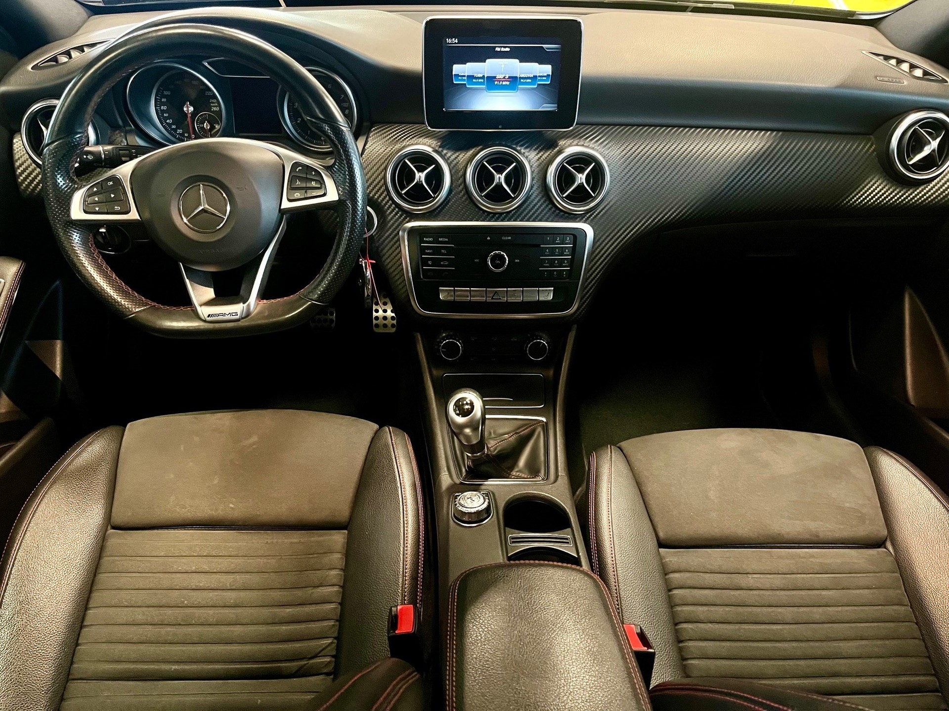 MERCEDES-BENZ A 250 AMG Line Handschaltung sehr selten-image-9