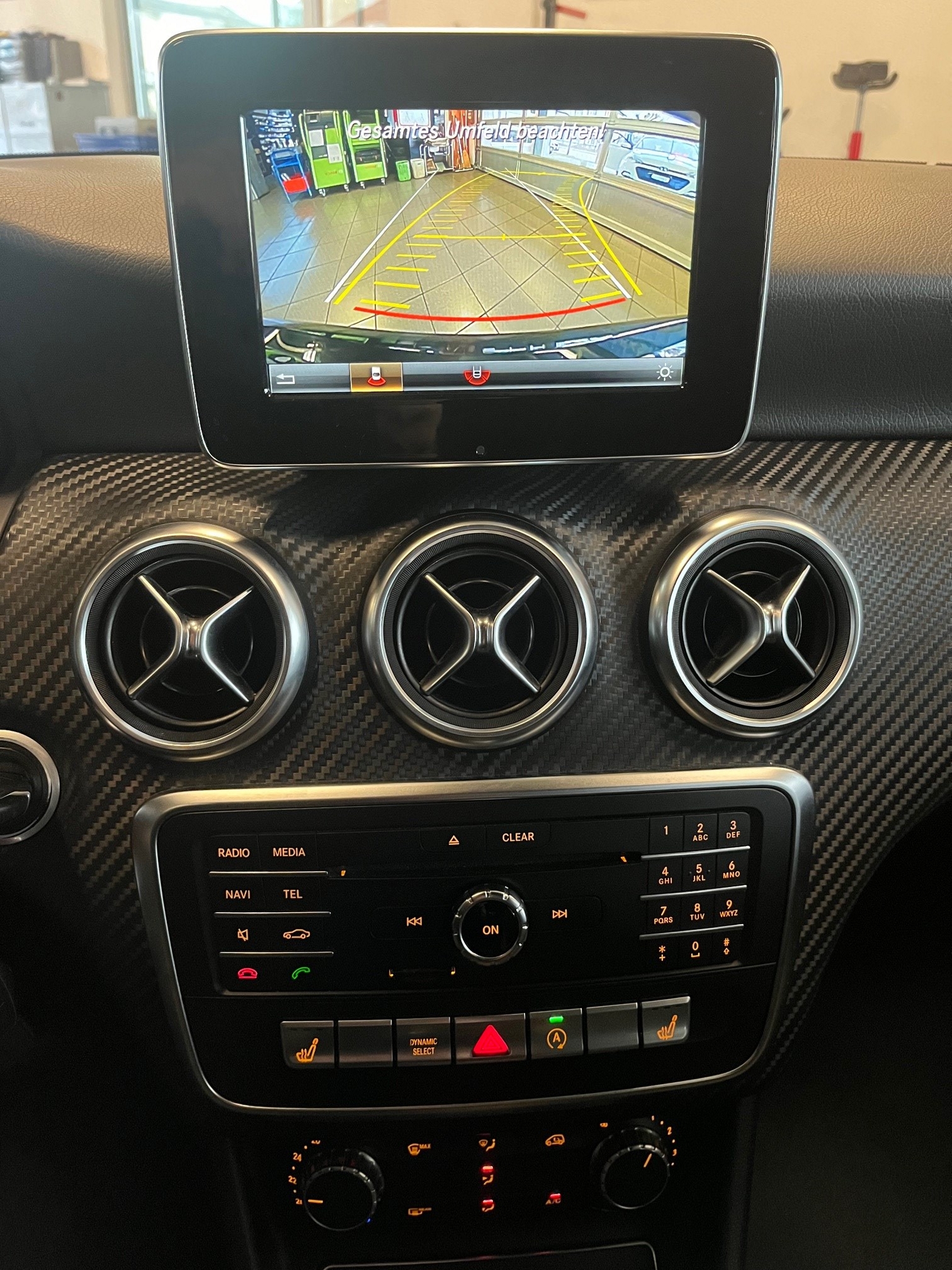 MERCEDES-BENZ A 250 AMG Line Handschaltung sehr selten-image-7
