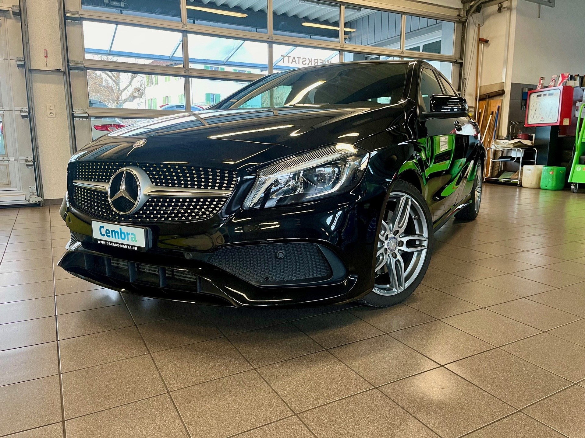 MERCEDES-BENZ A 250 AMG Line Handschaltung sehr selten-image-1