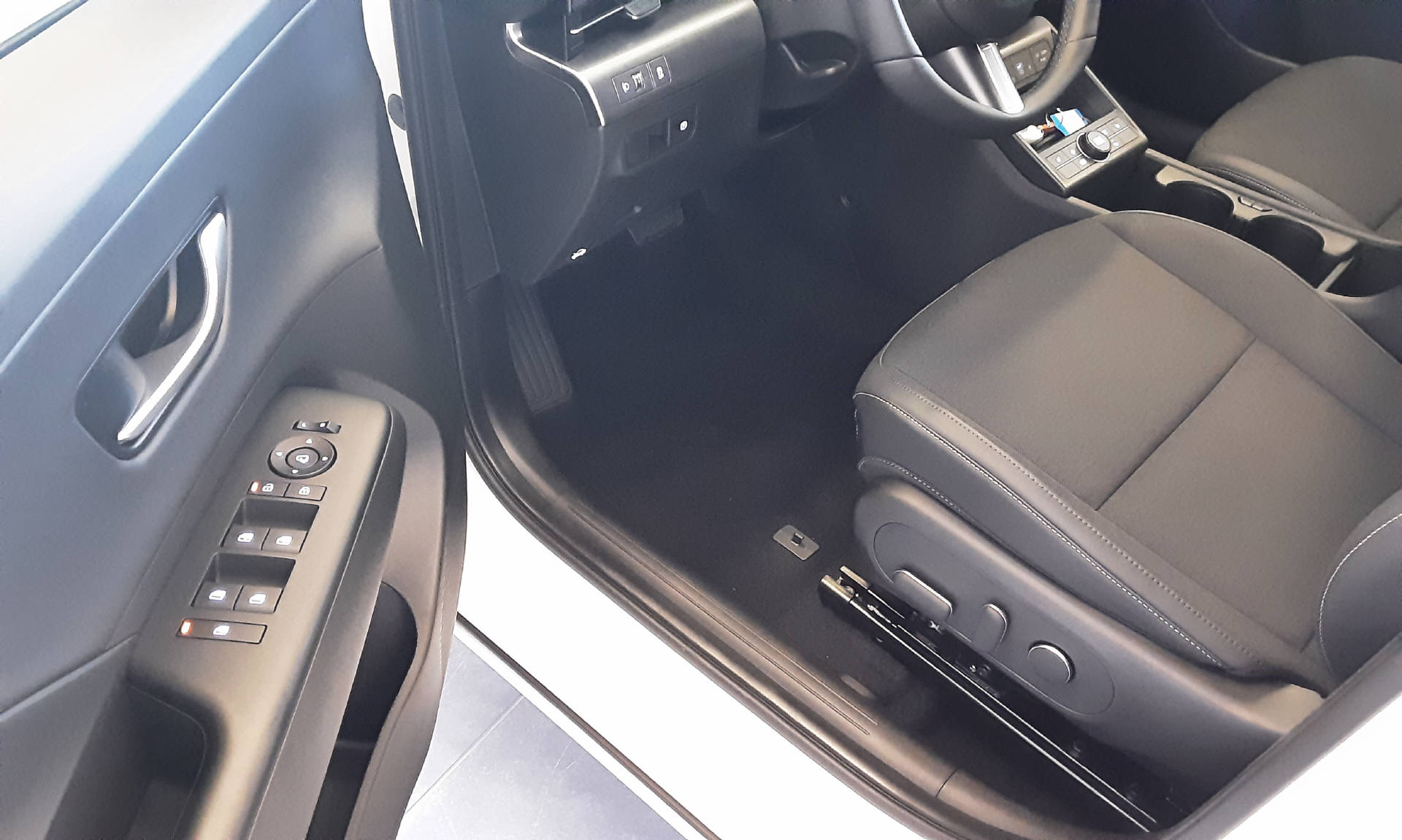HYUNDAI Kona Electric Amplia-image-6