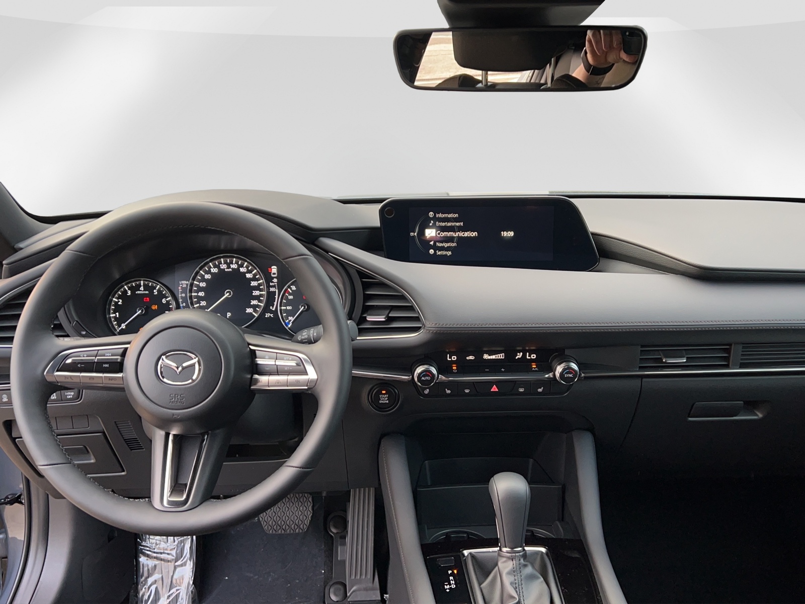 MAZDA Ambition +4-image-5