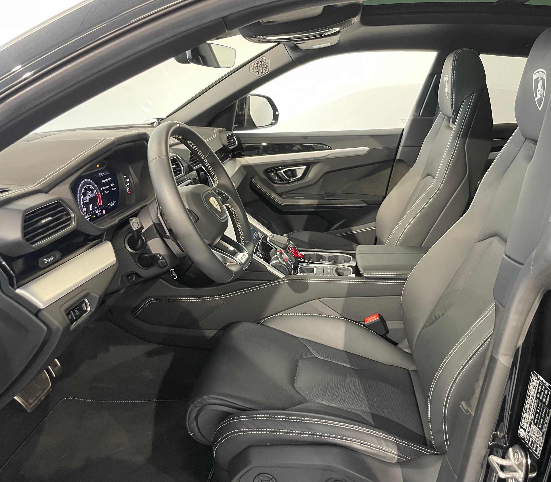 LAMBORGHINI Urus E-Gear-image-5