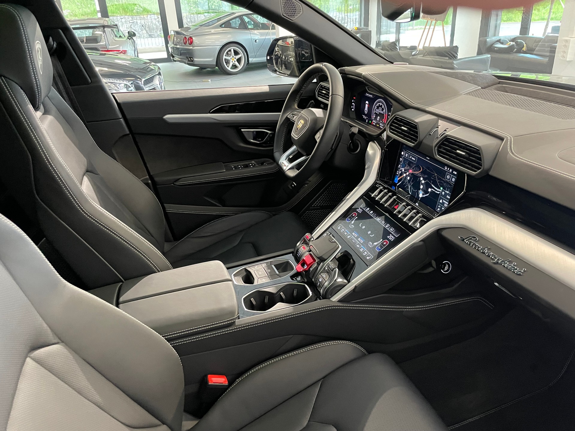 LAMBORGHINI Urus E-Gear-image-4