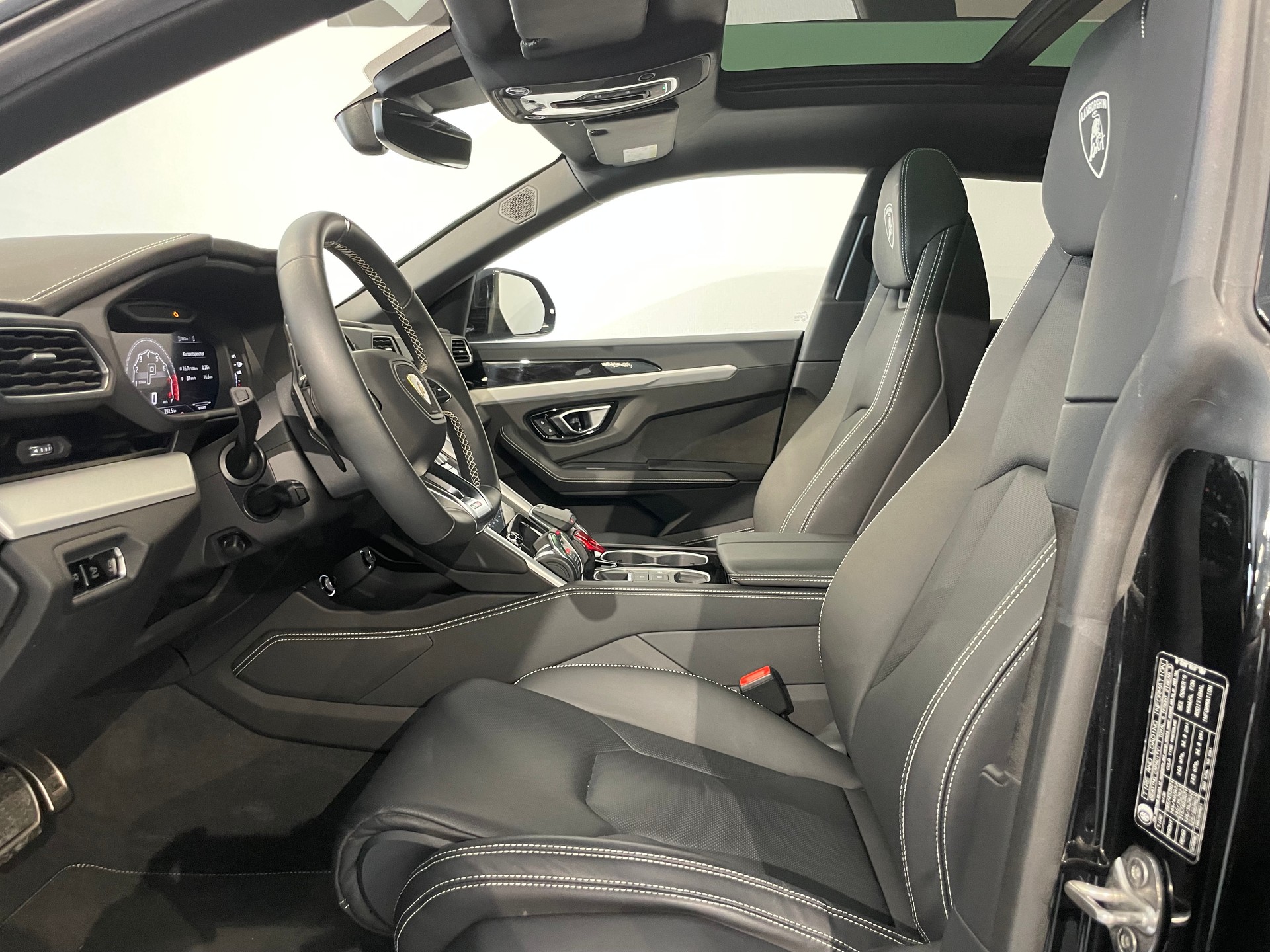 LAMBORGHINI Urus E-Gear-image-9