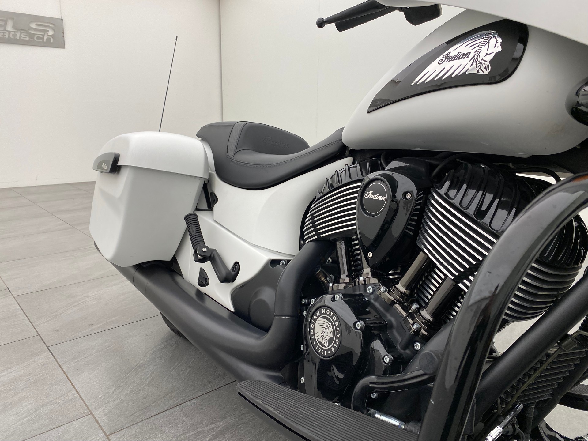 INDIAN Chieftain Dark Horse-image-6