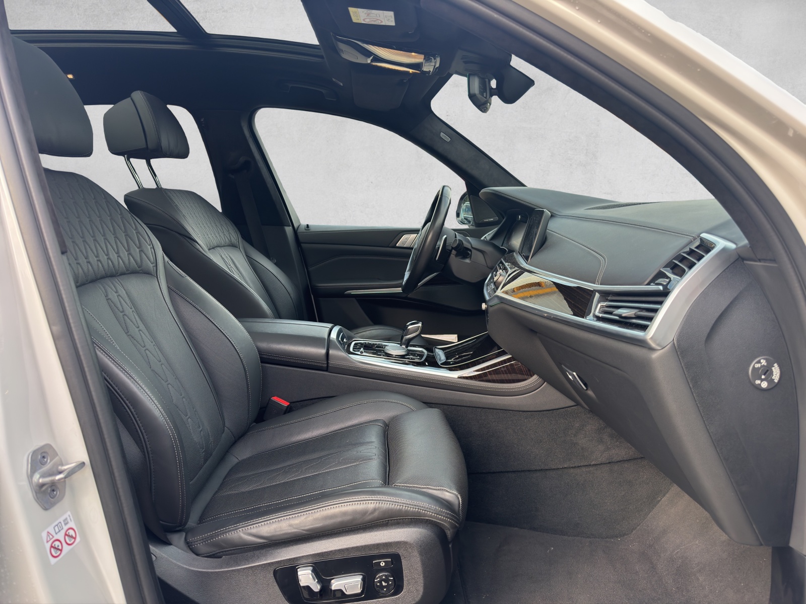BMW X7 xDrive 48V 40d Steptronic-image-18