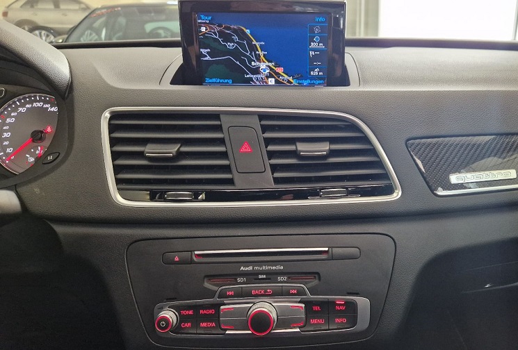 AUDI RS Q3 2.5 TFSI quattro S-tronic-image-9
