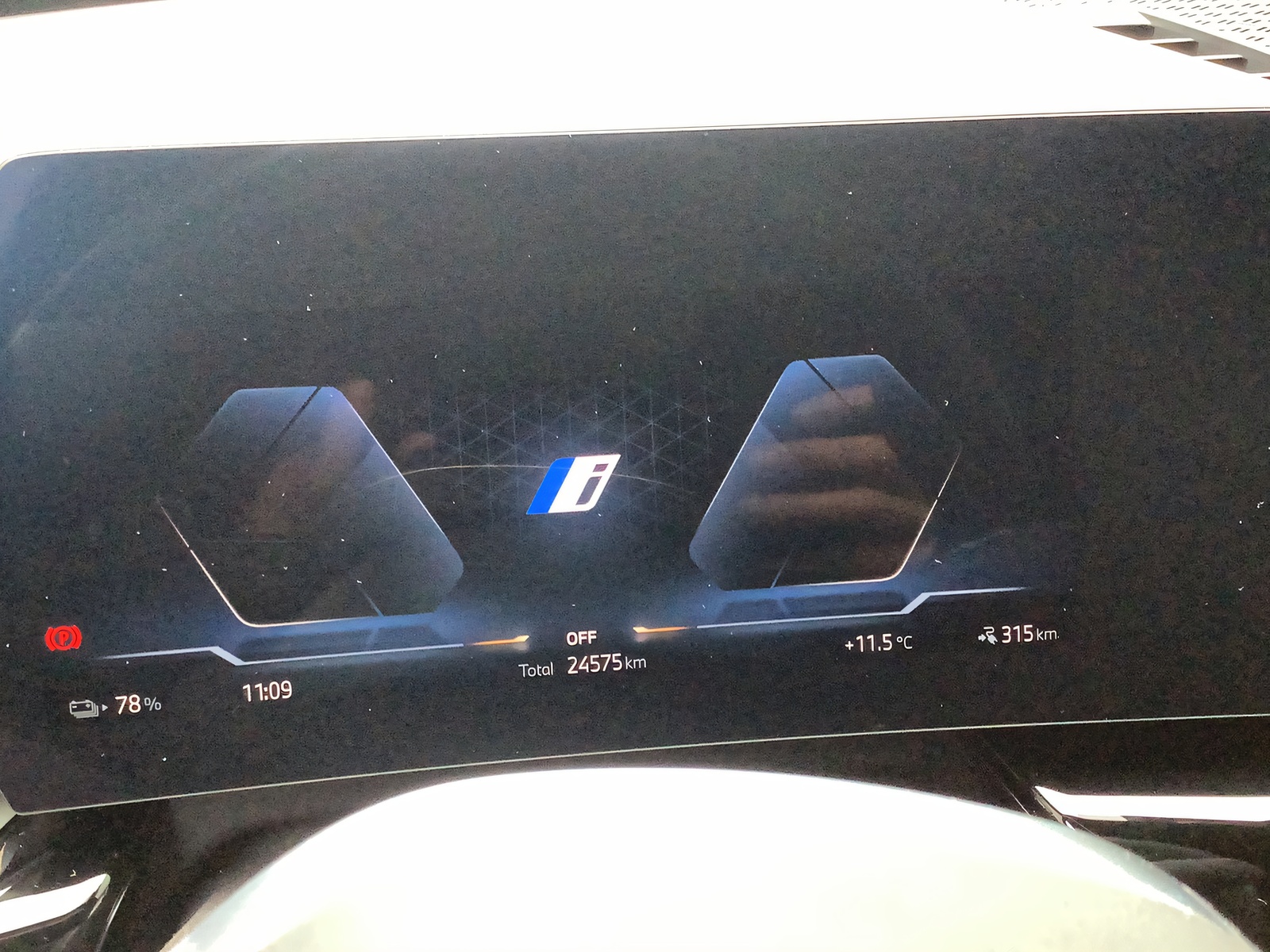 BMW iX1 xDrive 30 M Sport-image-14