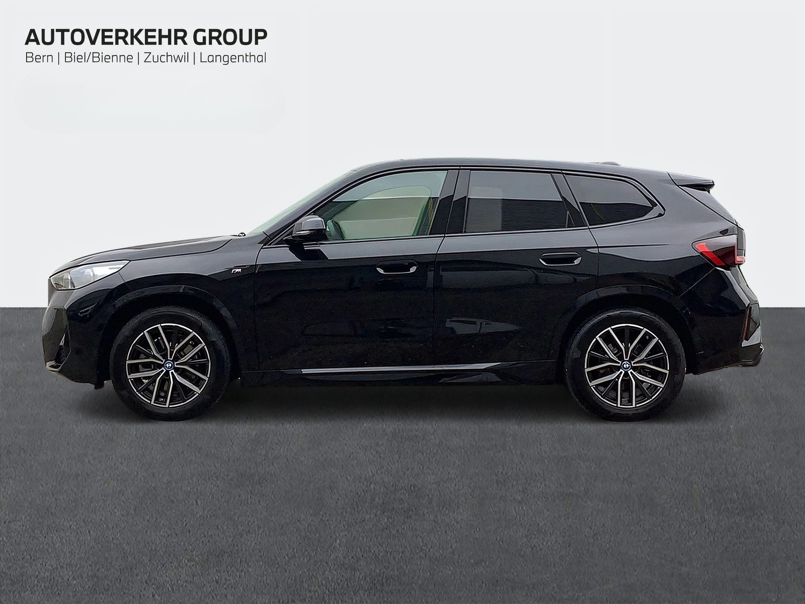BMW iX1 xDrive 30 M Sport-image-3