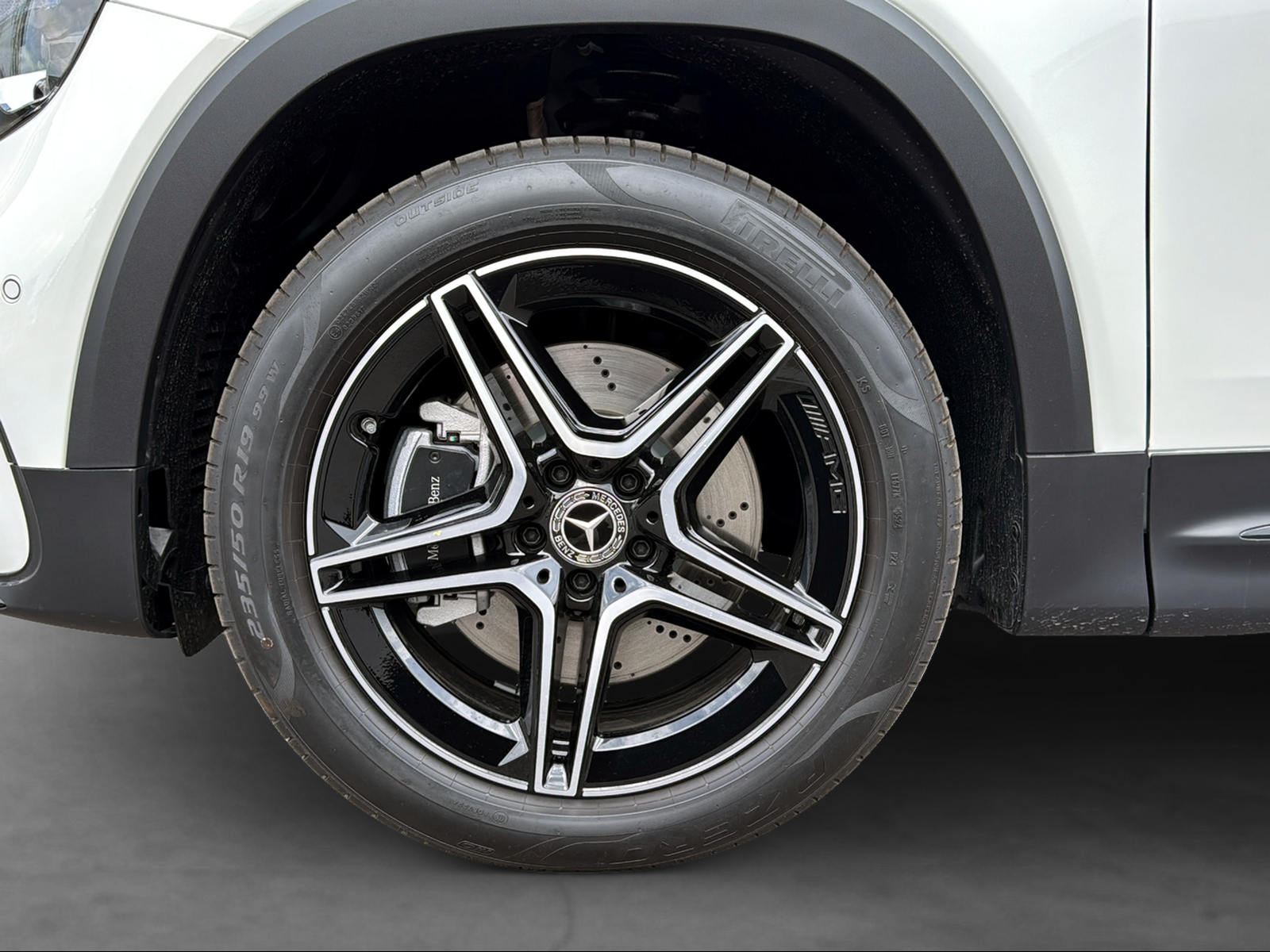 MERCEDES-BENZ GLB 250 4Matic-image-5