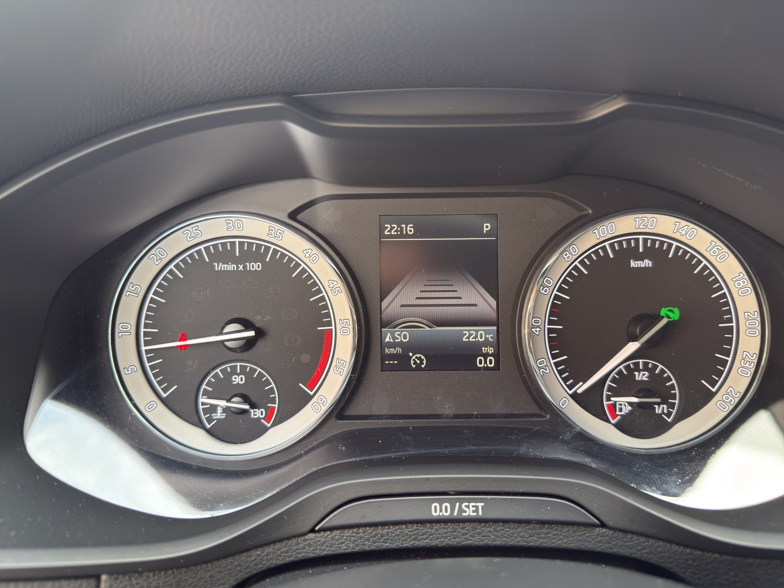 SKODA Karoq 1.6 TDI CR Smile-image-10