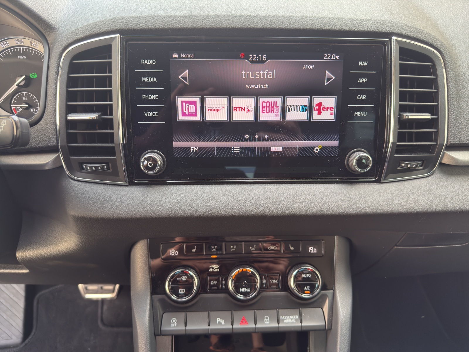 SKODA Karoq 1.6 TDI CR Smile-image-14