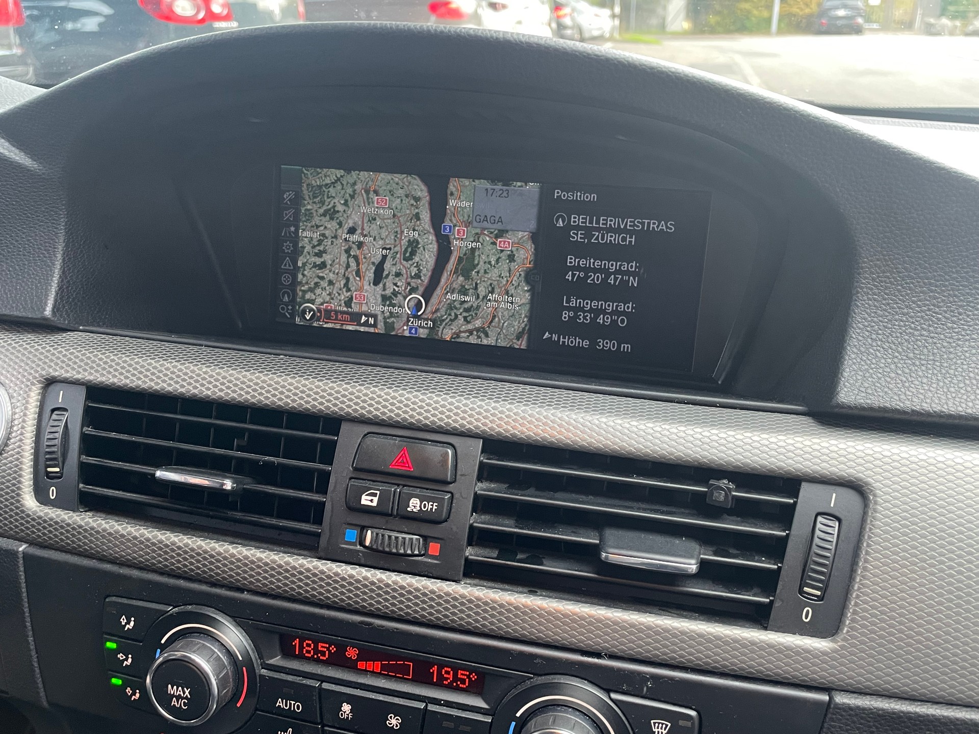 BMW 335i xDrive Coupé Steptronic-image-11